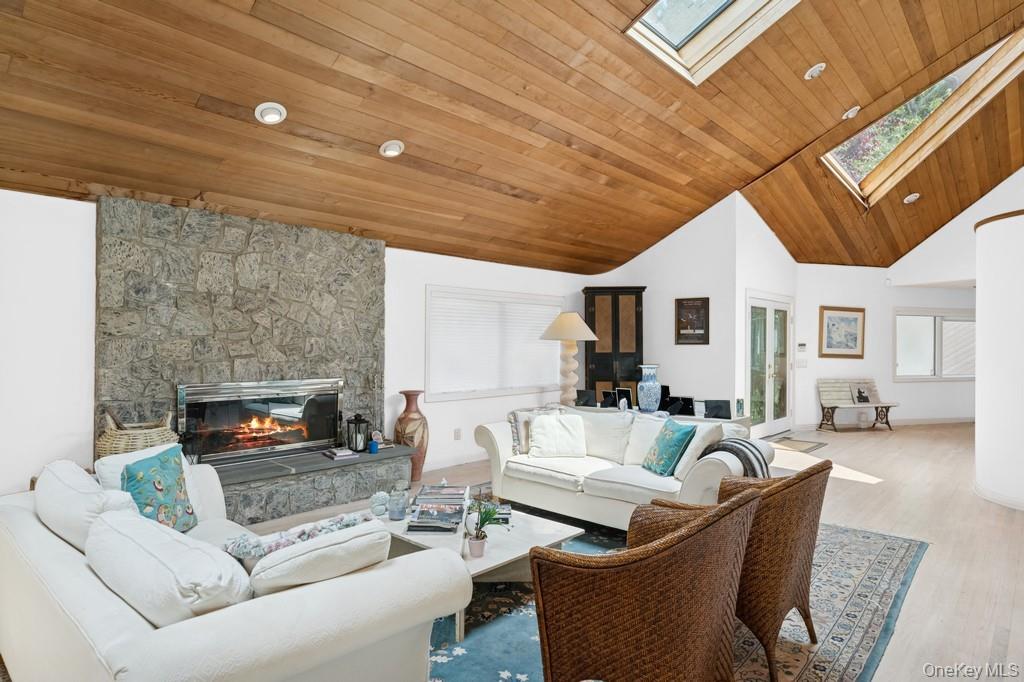 61 Hidden Cove Court