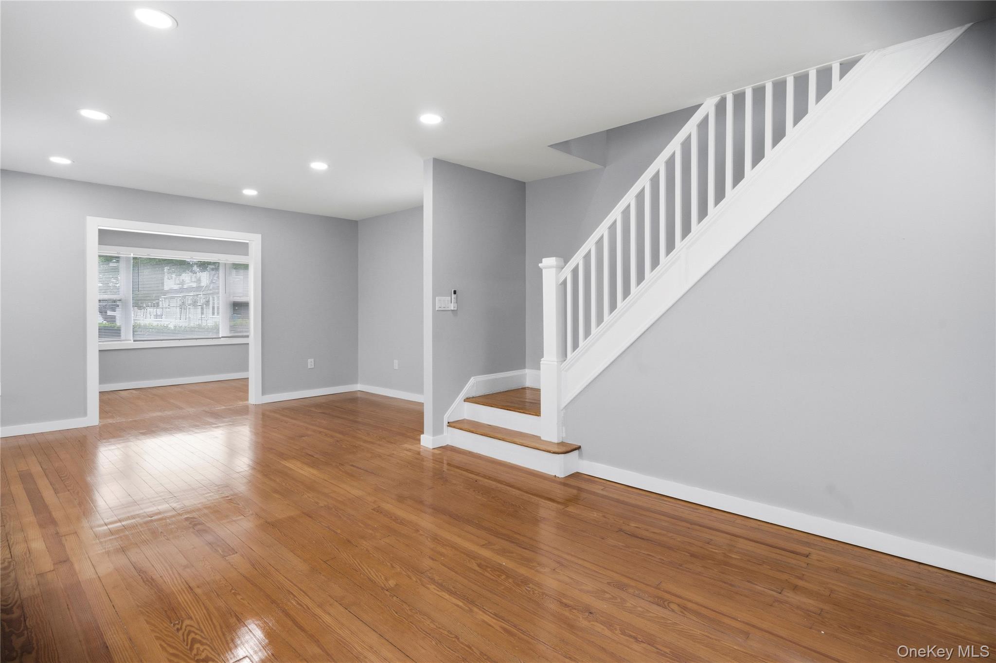 890 Kings Parkway
