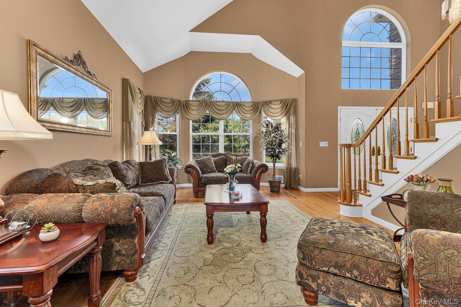 9 Redwood Lane