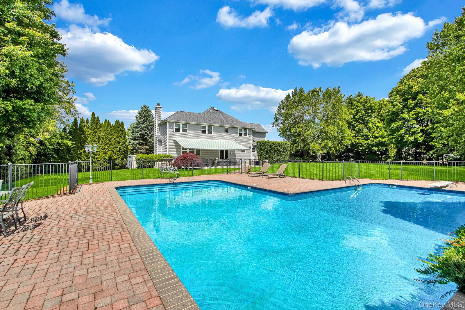 9 Redwood Lane