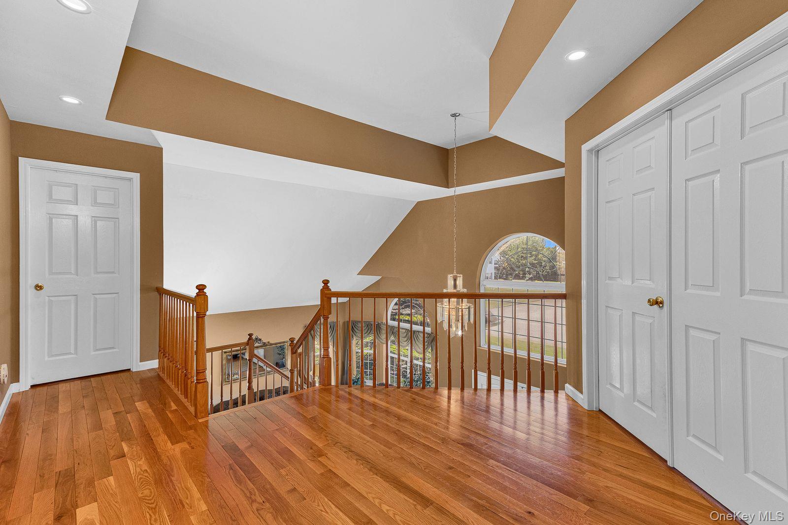 9 Redwood Lane