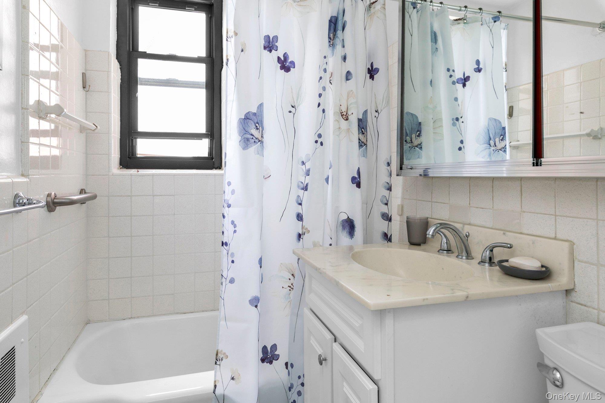 18-35 Corporal Kennedy Street Unit: 5F