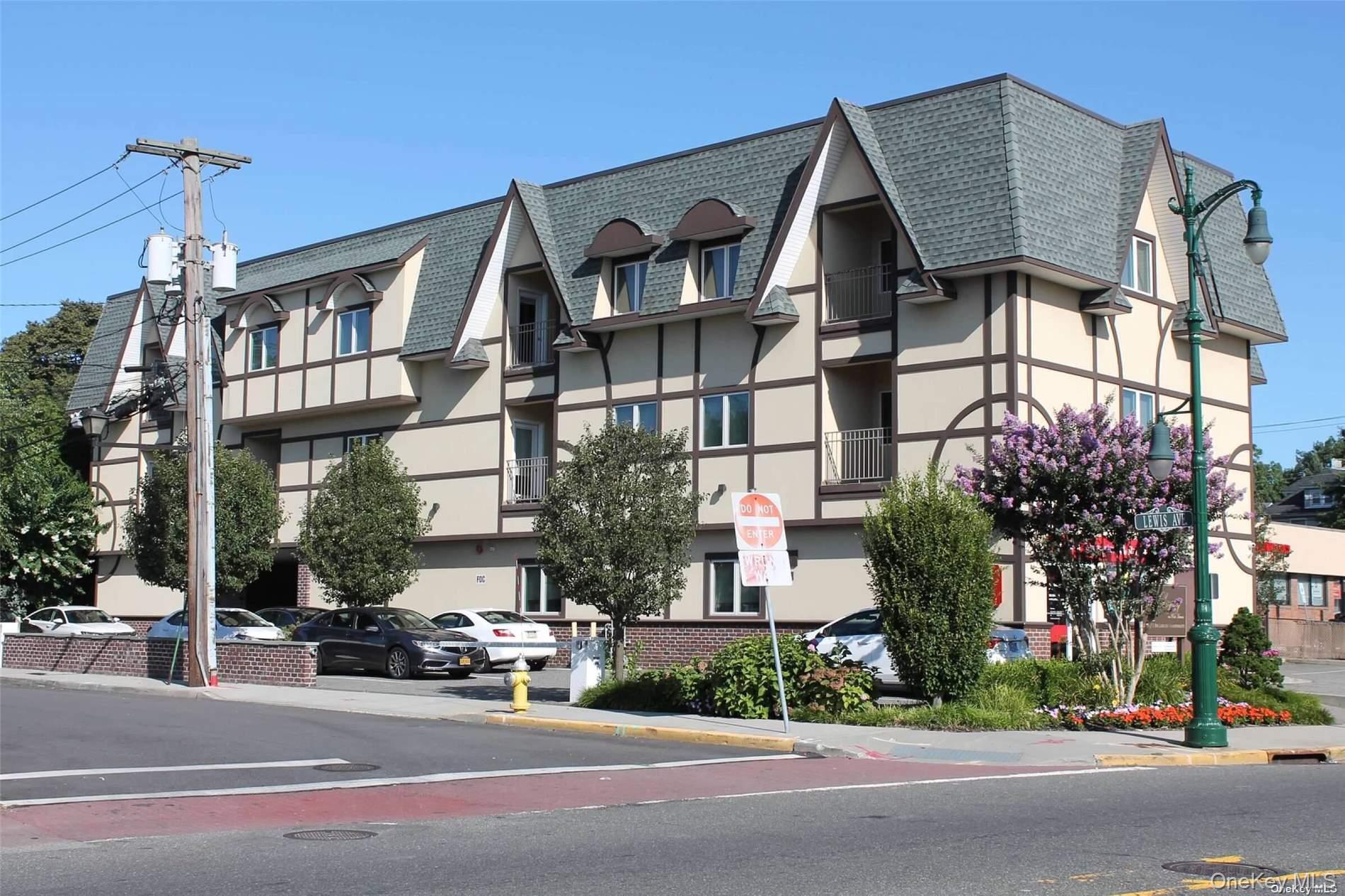 289 Post Avenue Unit: 204