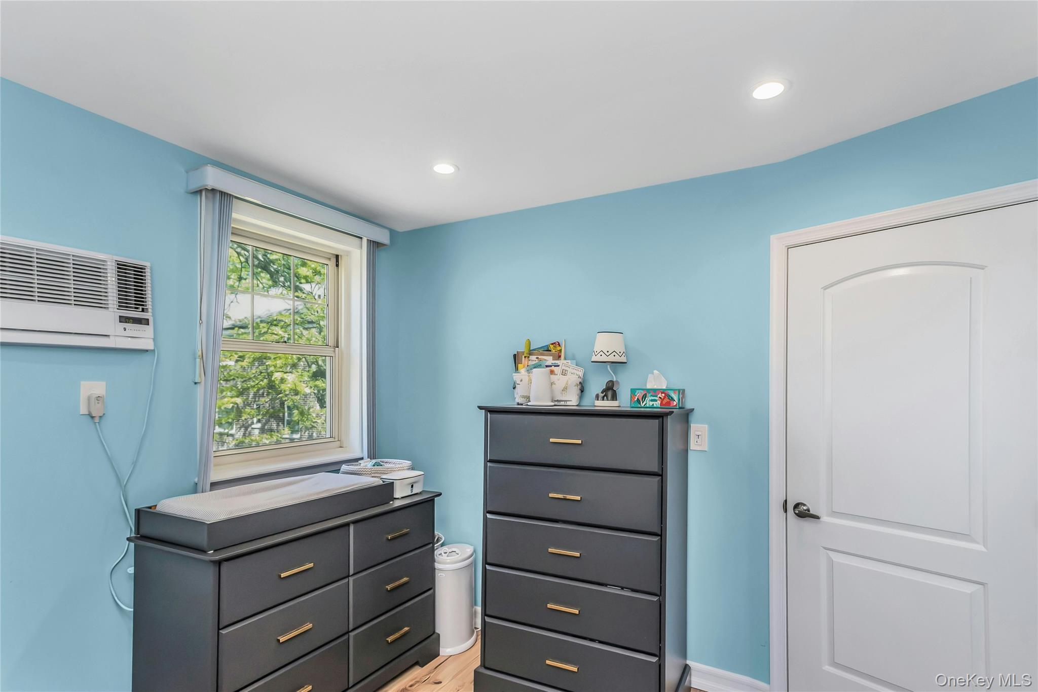 253-01 61st Avenue Unit: UPPER