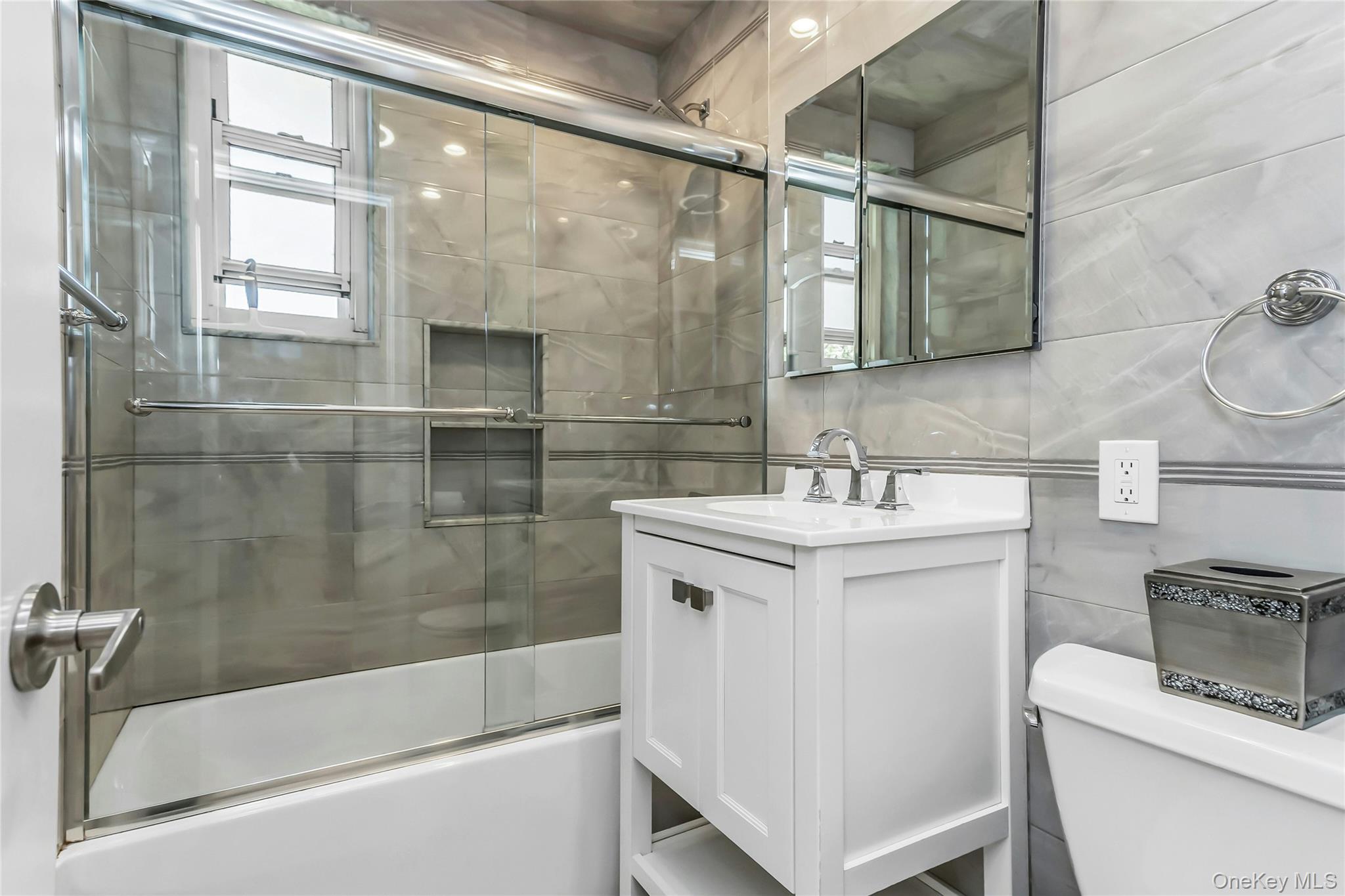 253-01 61st Avenue Unit: UPPER