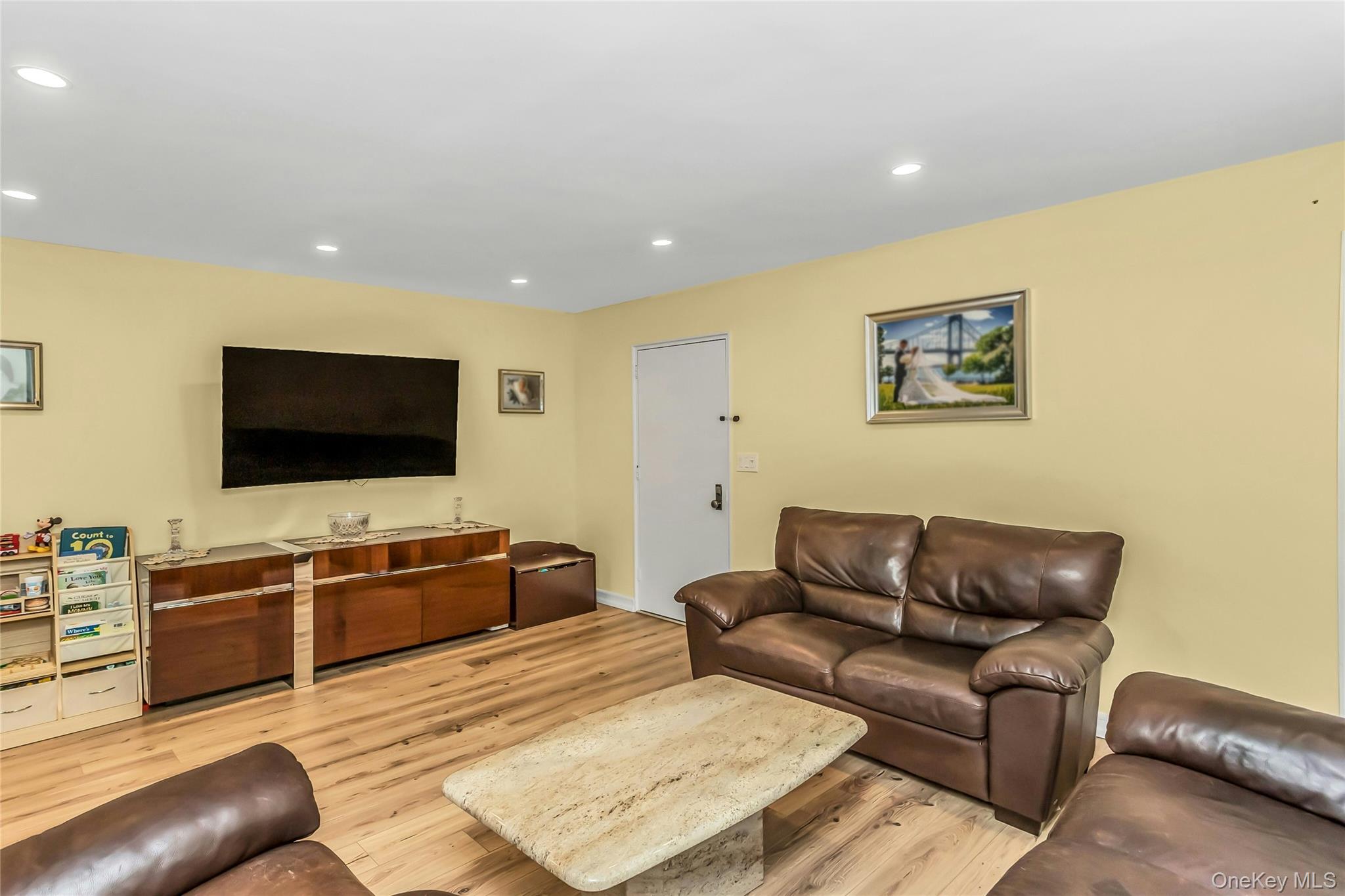 253-01 61st Avenue Unit: UPPER