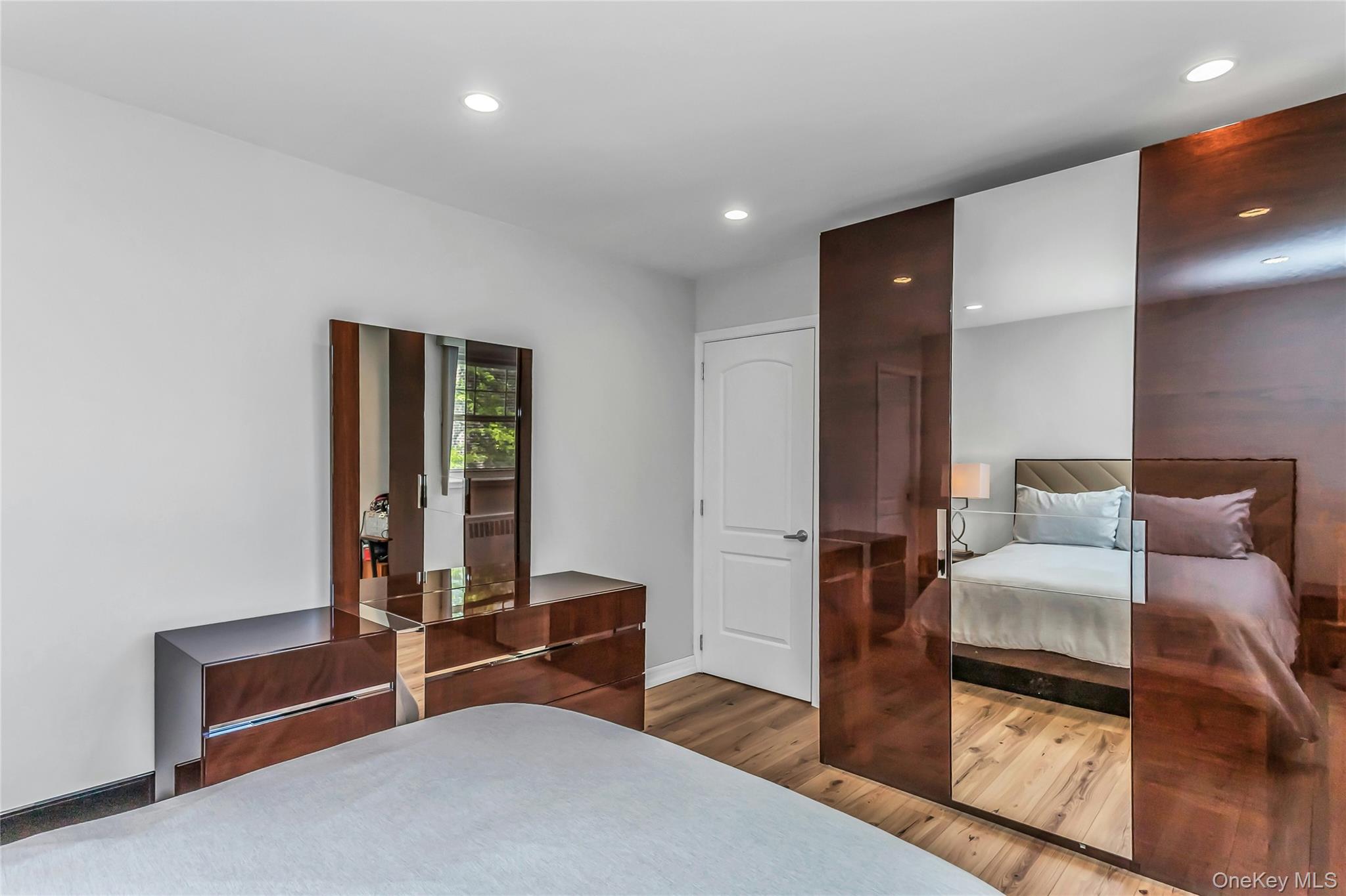 253-01 61st Avenue Unit: UPPER