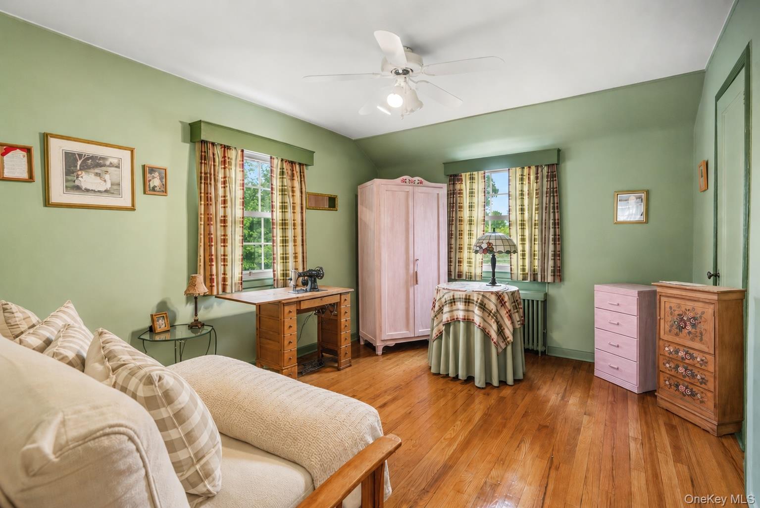 156 Greenway W