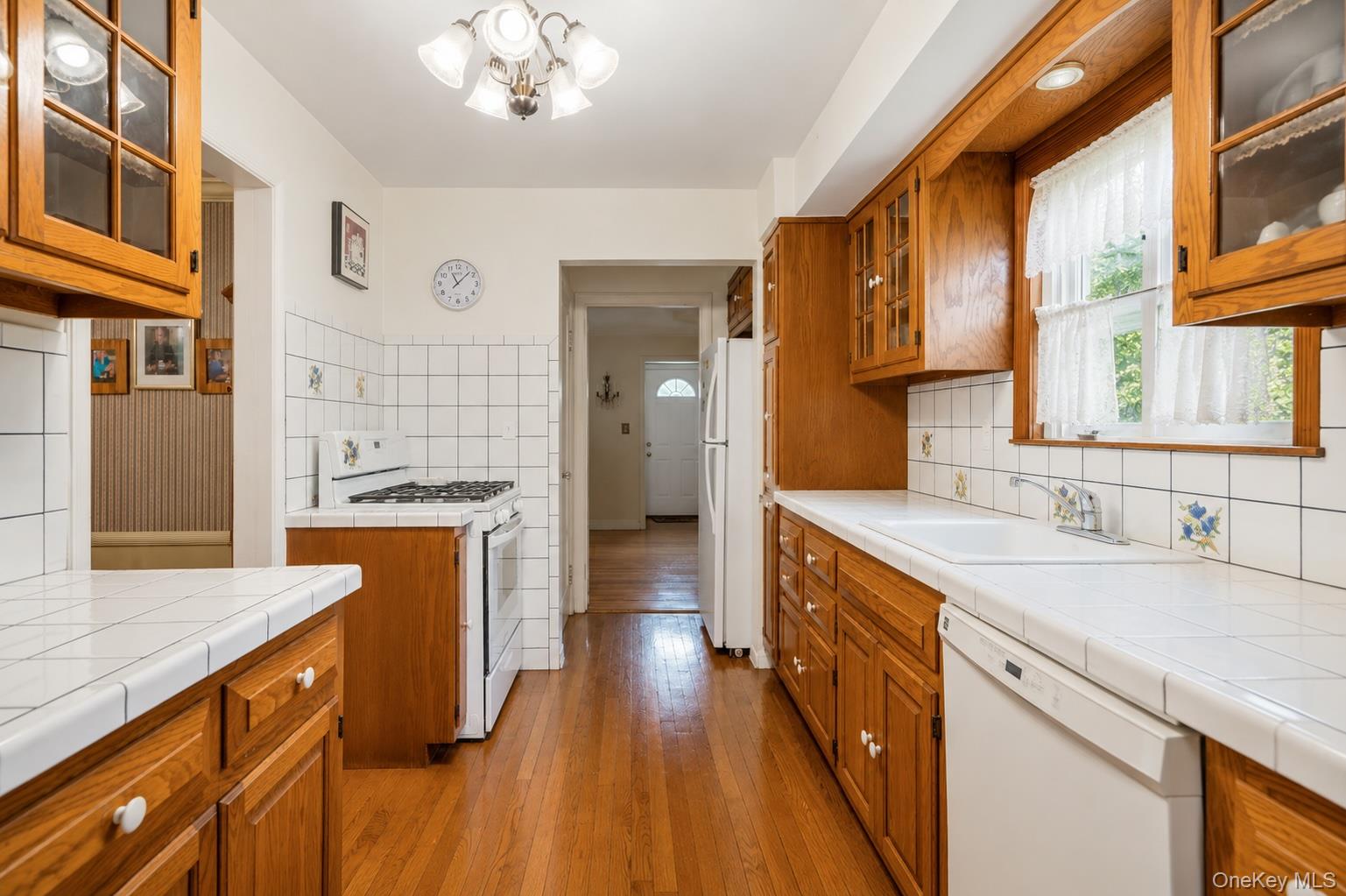 156 Greenway W