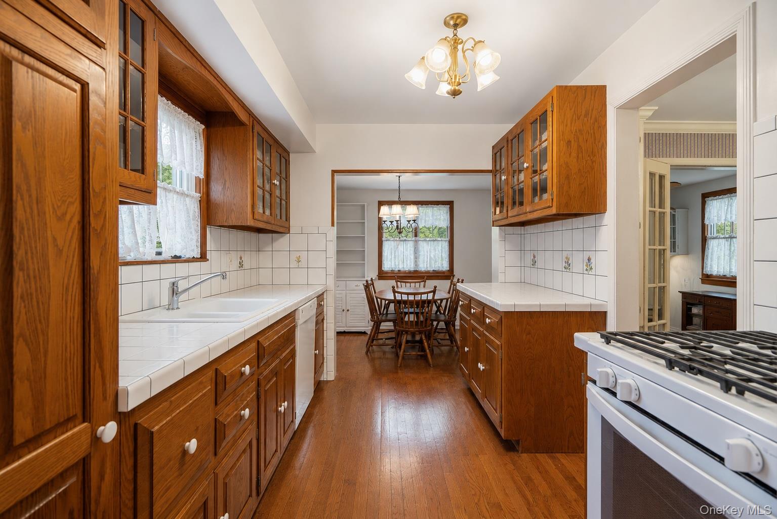 156 Greenway W
