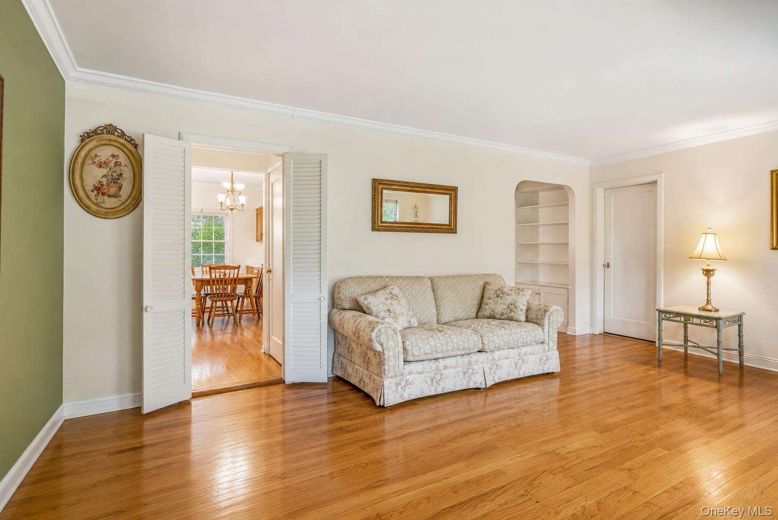 156 Greenway W