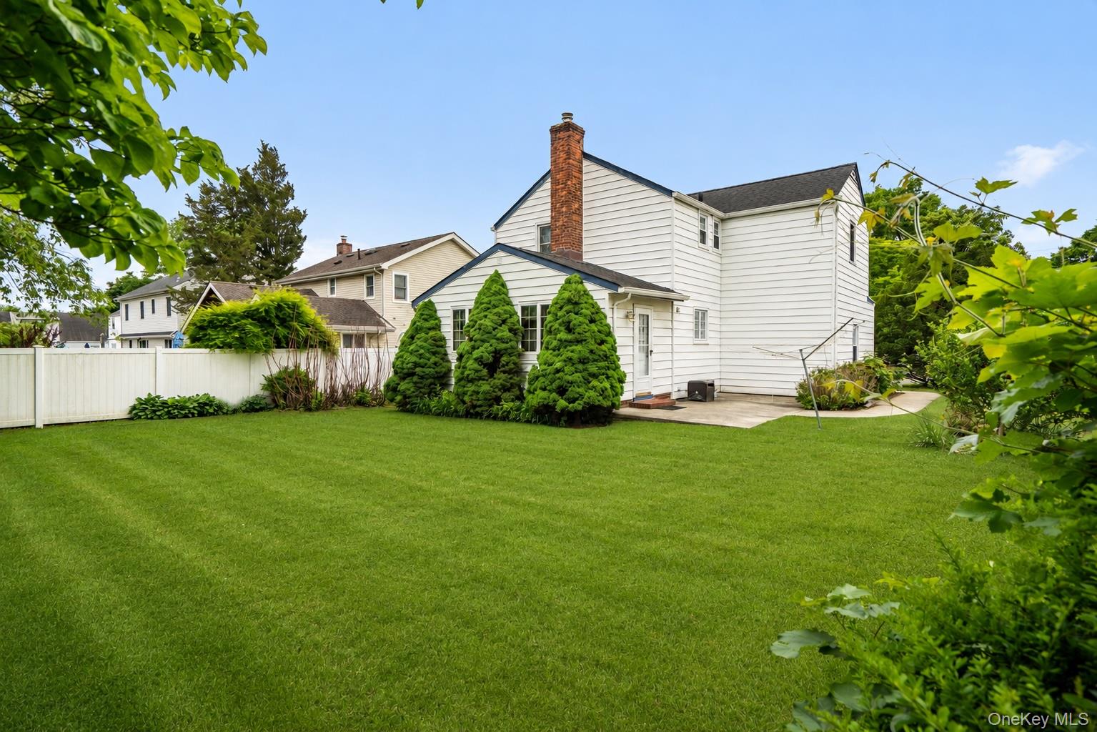 156 Greenway W