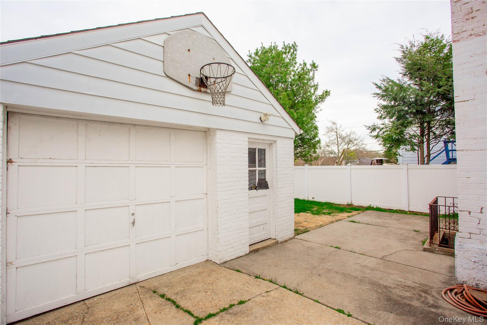 193 Nassau Boulevard Unit: Main
