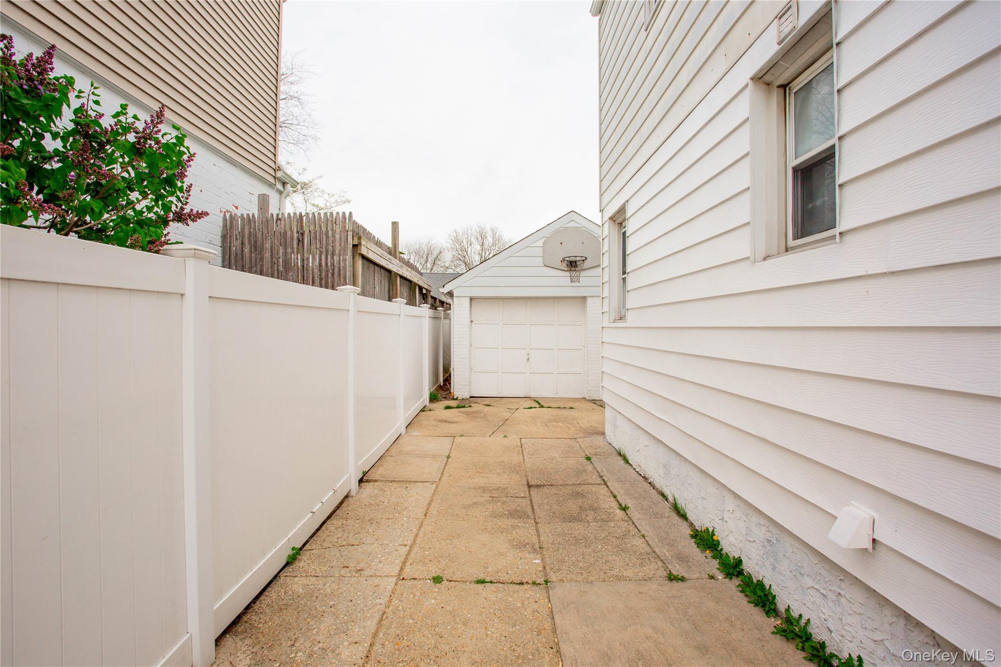 193 Nassau Boulevard Unit: Main