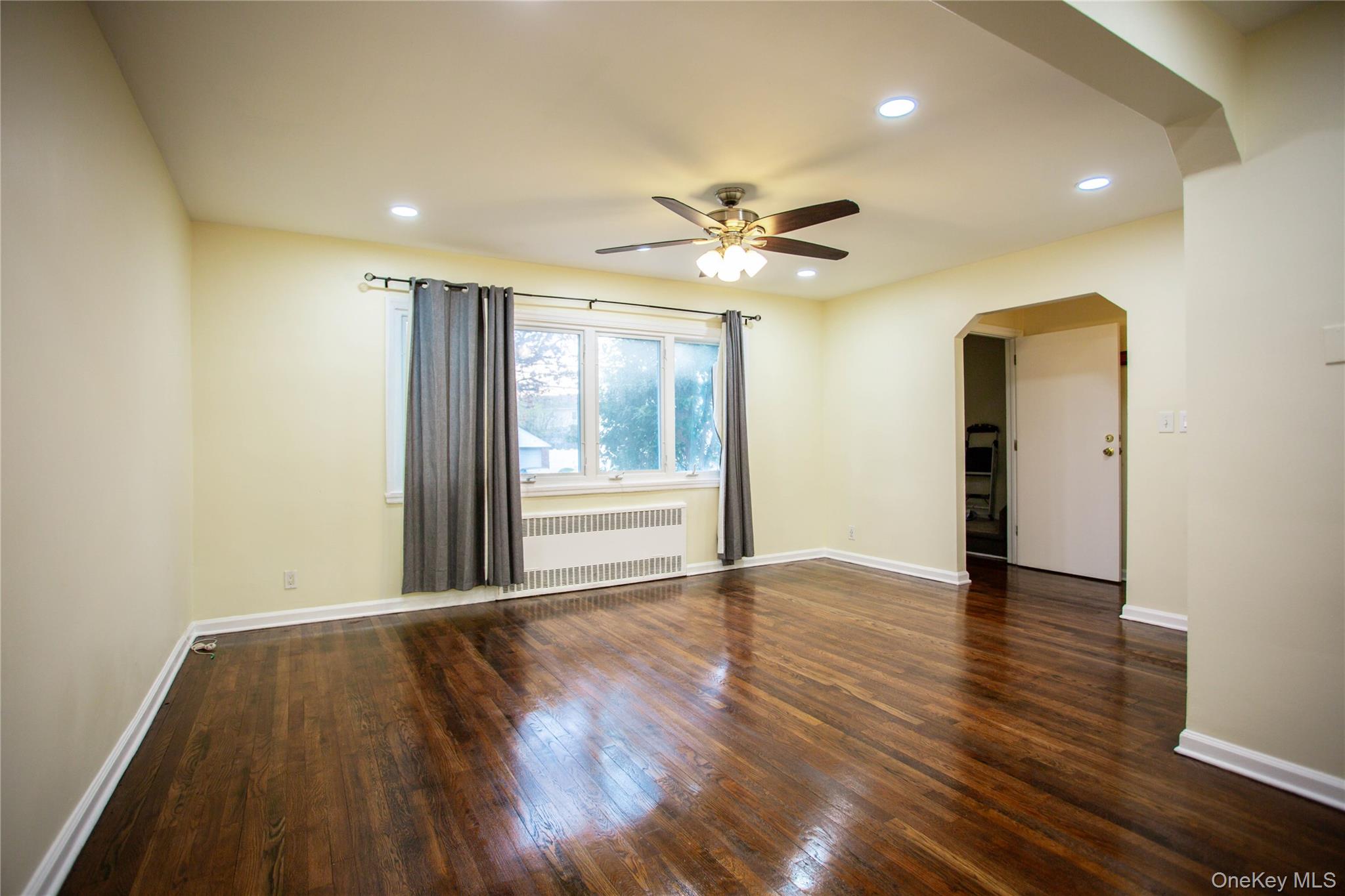 193 Nassau Boulevard Unit: Main