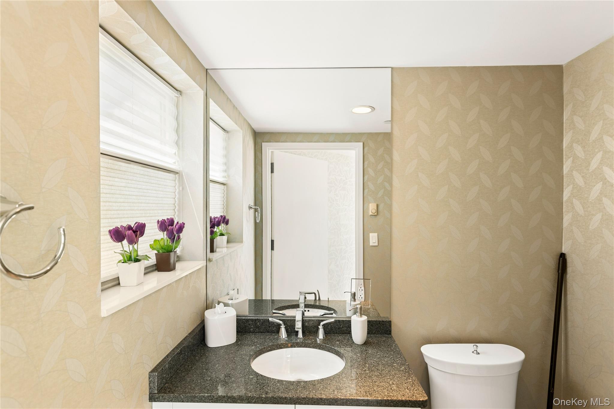 403 E Boardwalk Unit: 806
