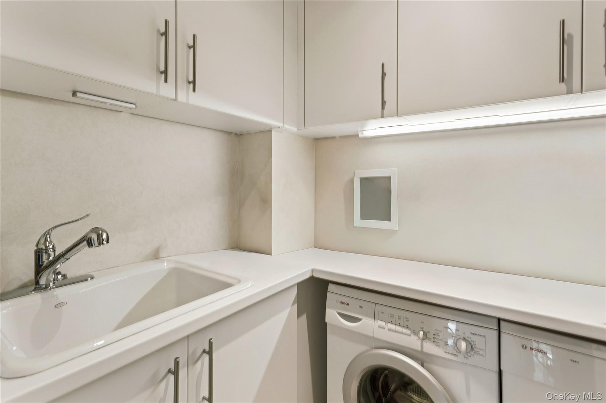 403 E Boardwalk Unit: 806