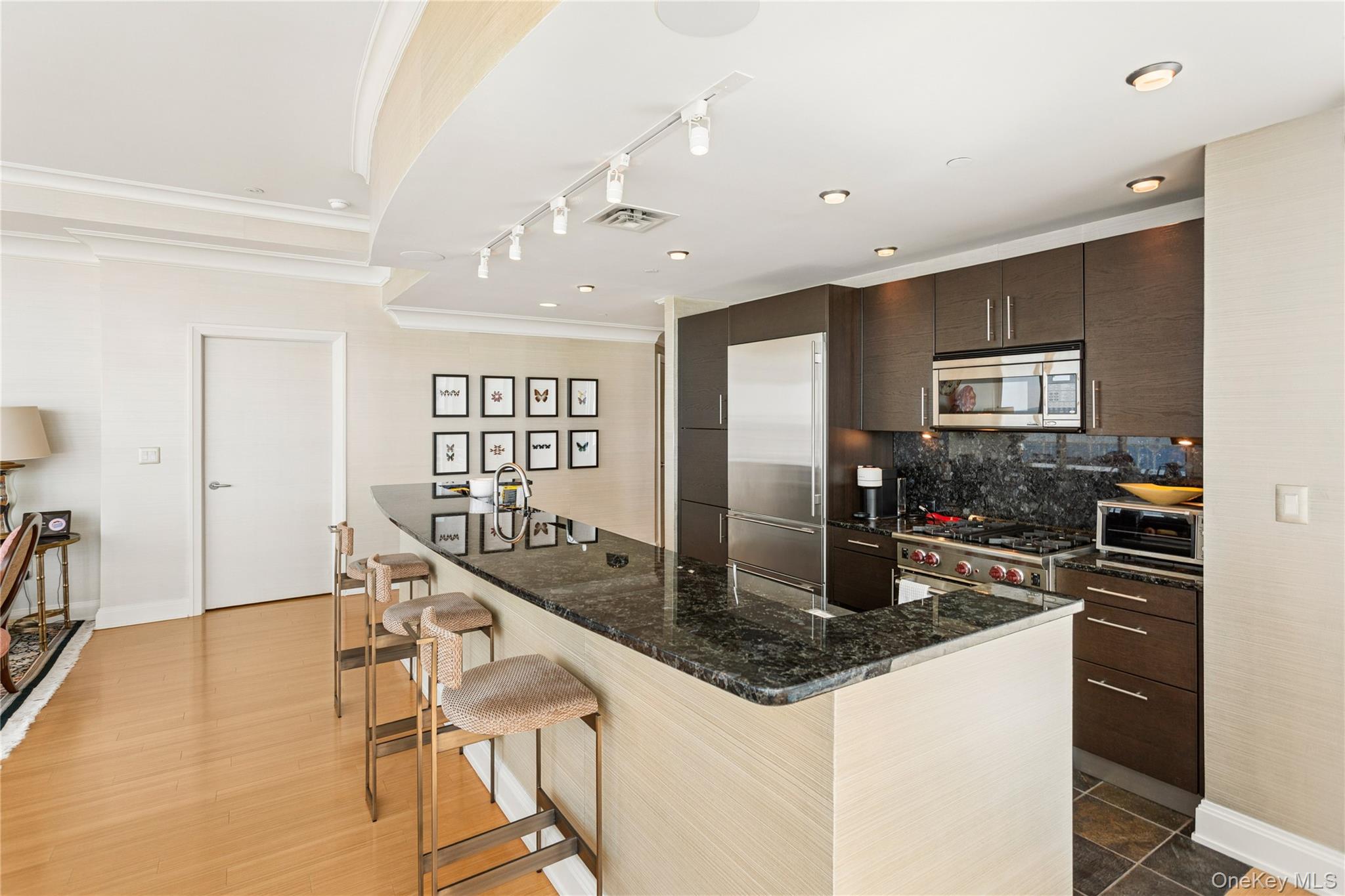 403 E Boardwalk Unit: 806