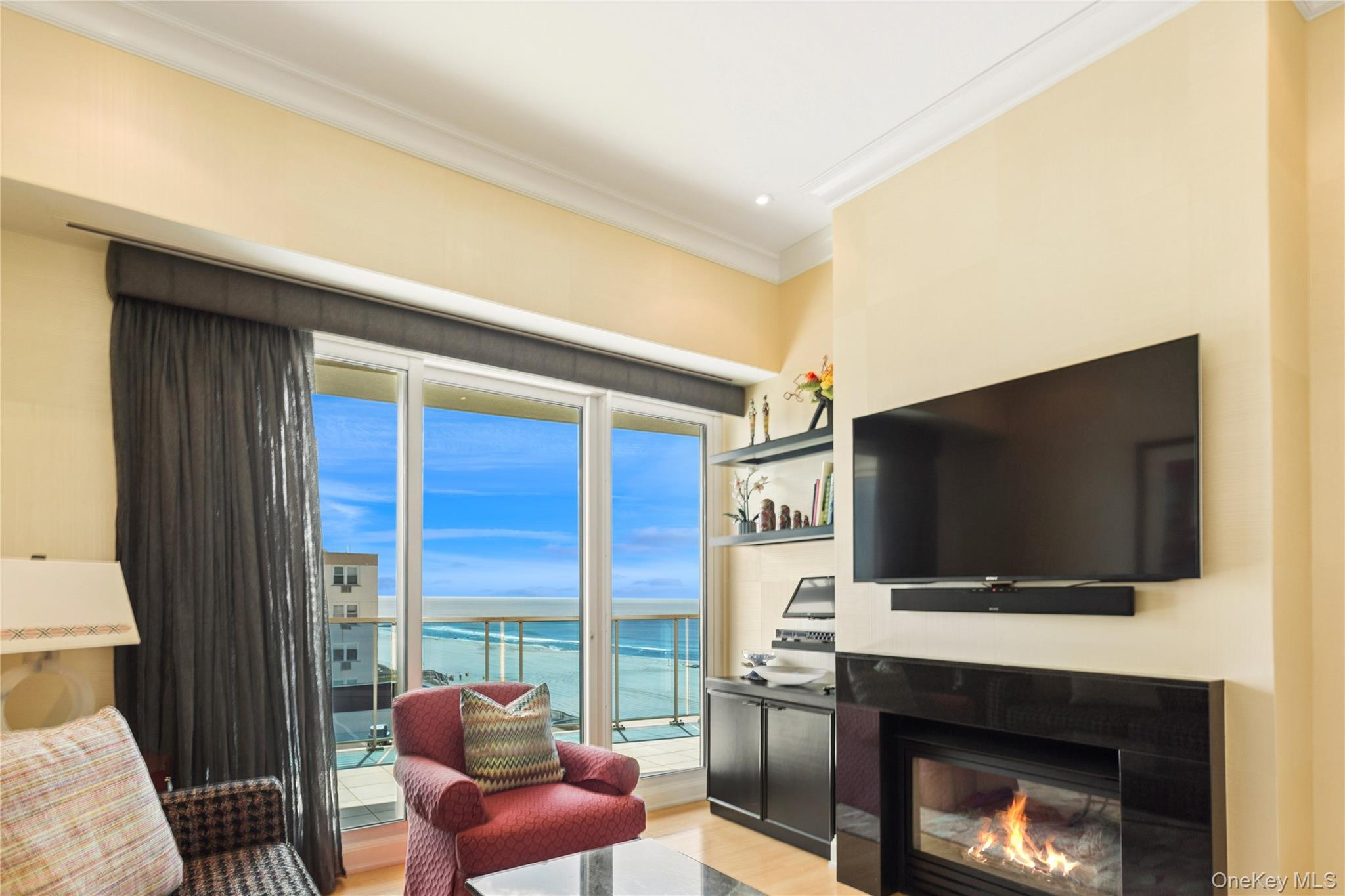 403 E Boardwalk Unit: 806