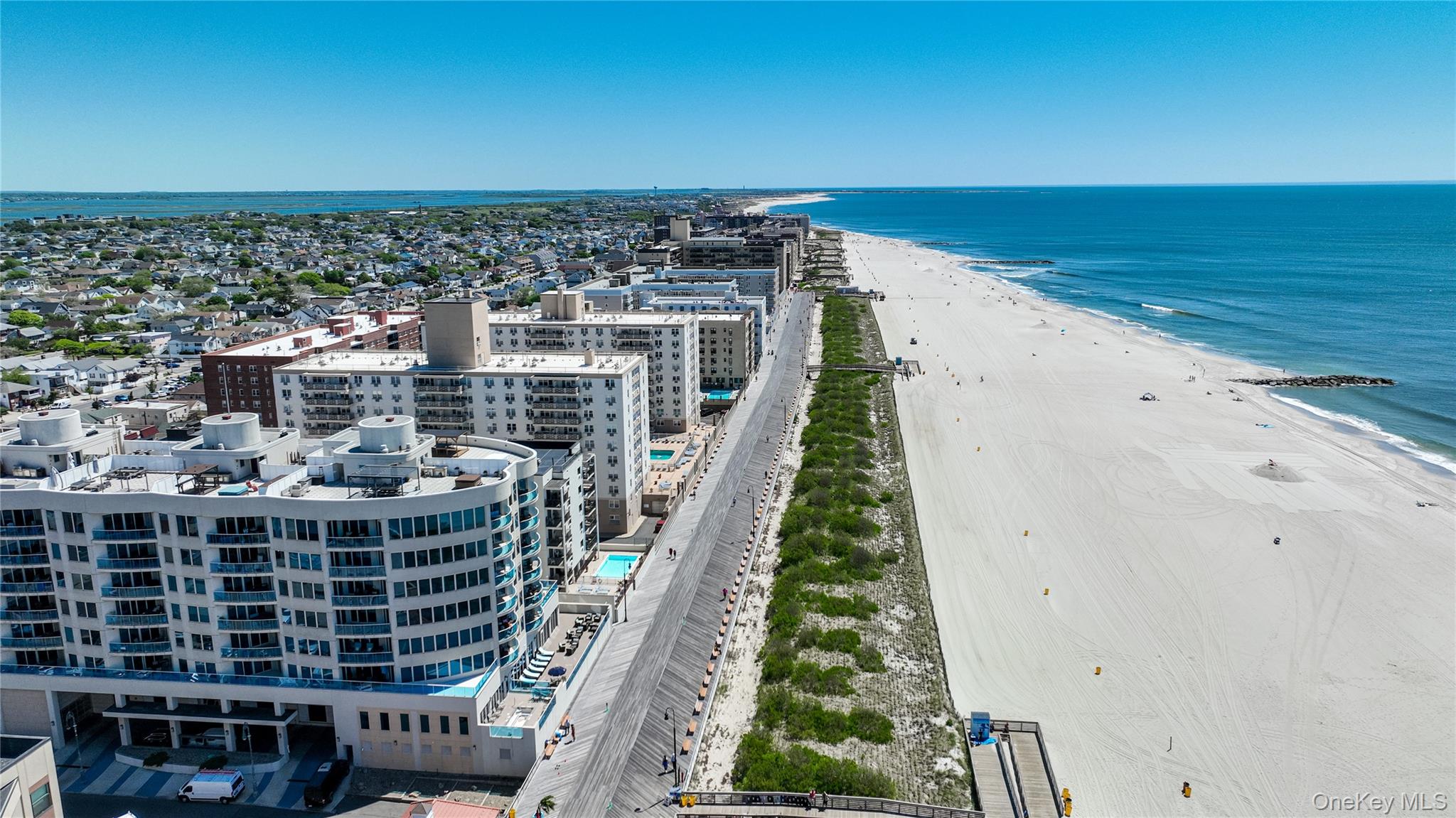403 E Boardwalk Unit: 806