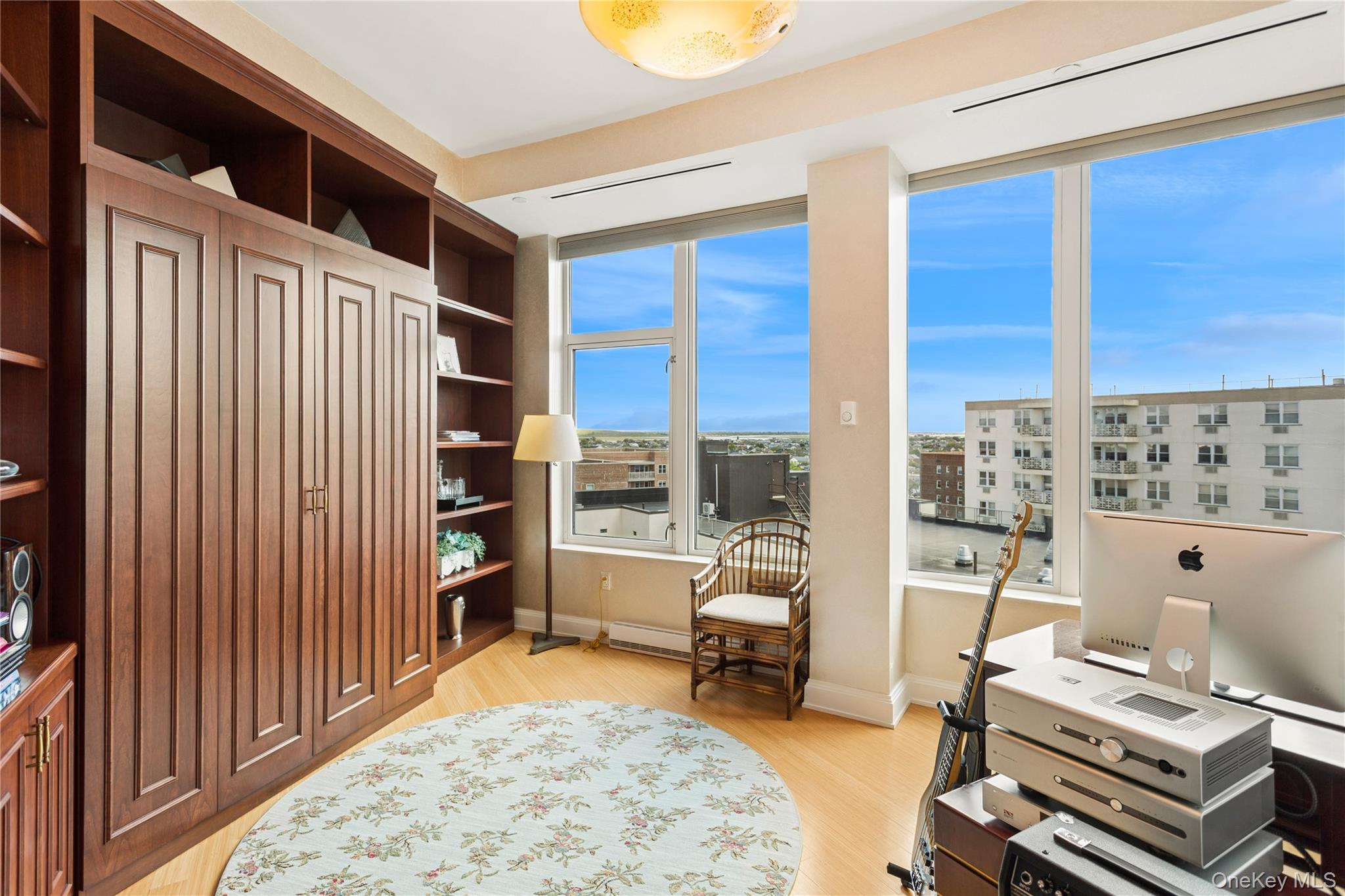 403 E Boardwalk Unit: 806