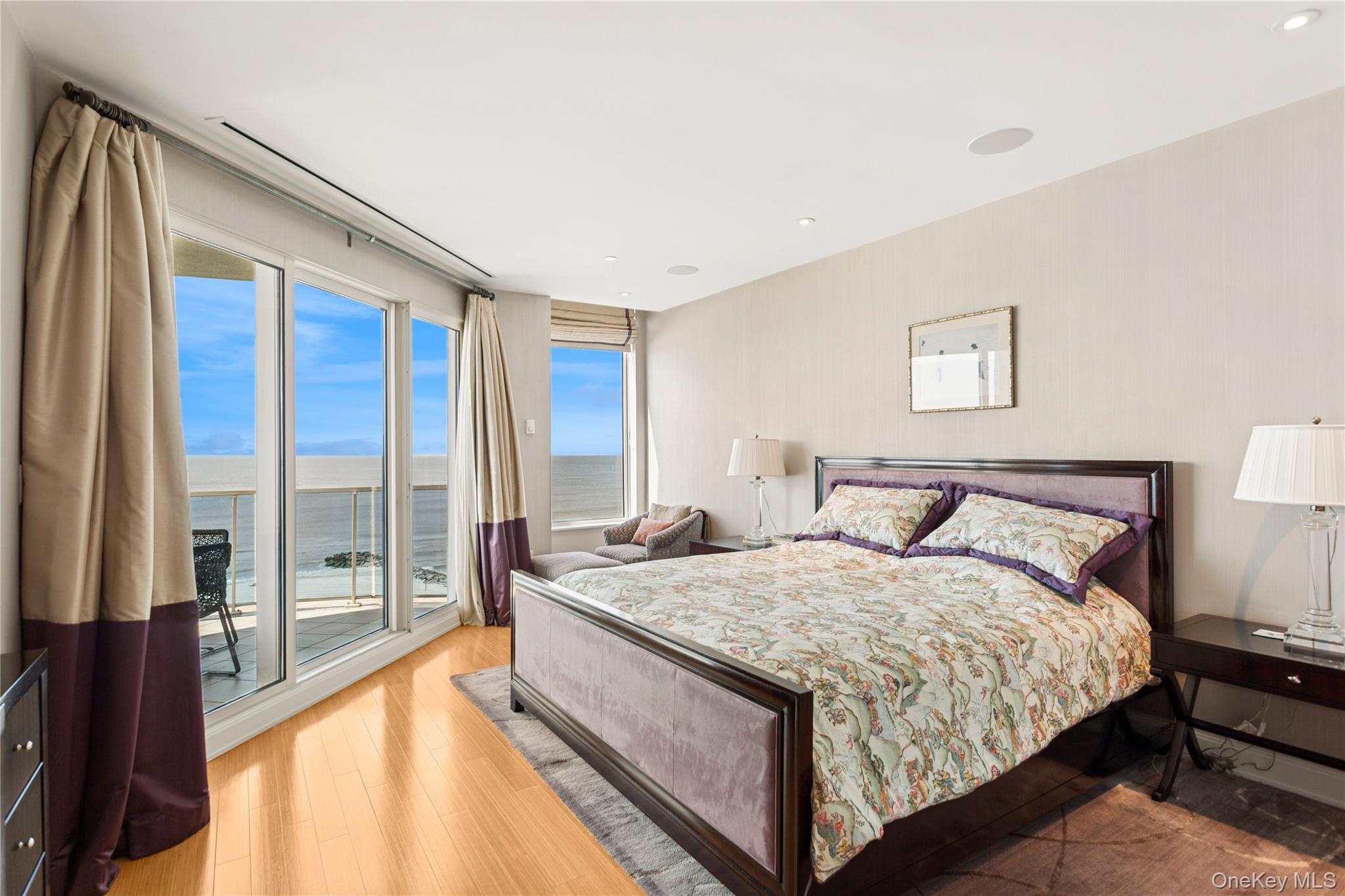 403 E Boardwalk Unit: 806