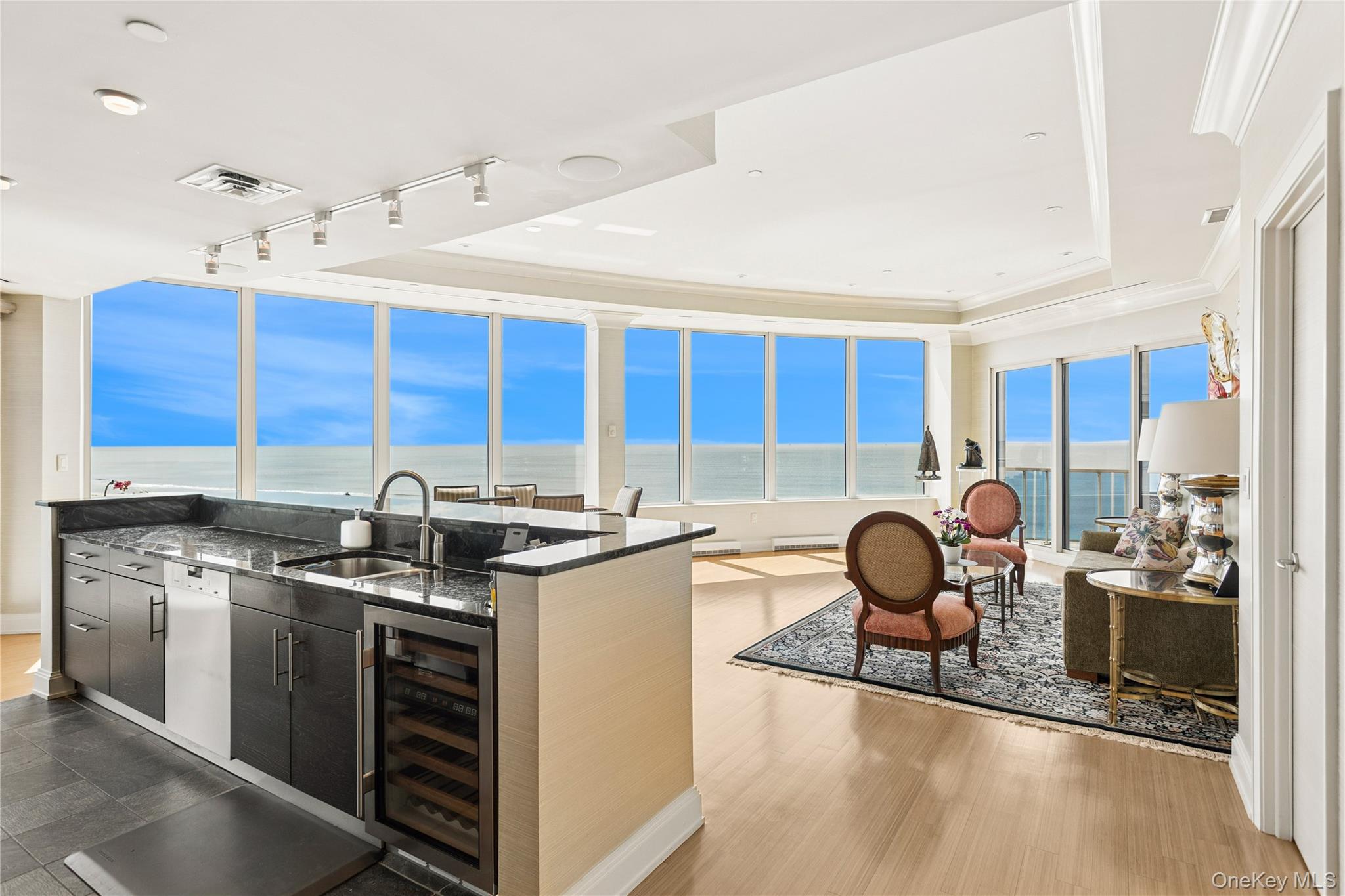 403 E Boardwalk Unit: 806
