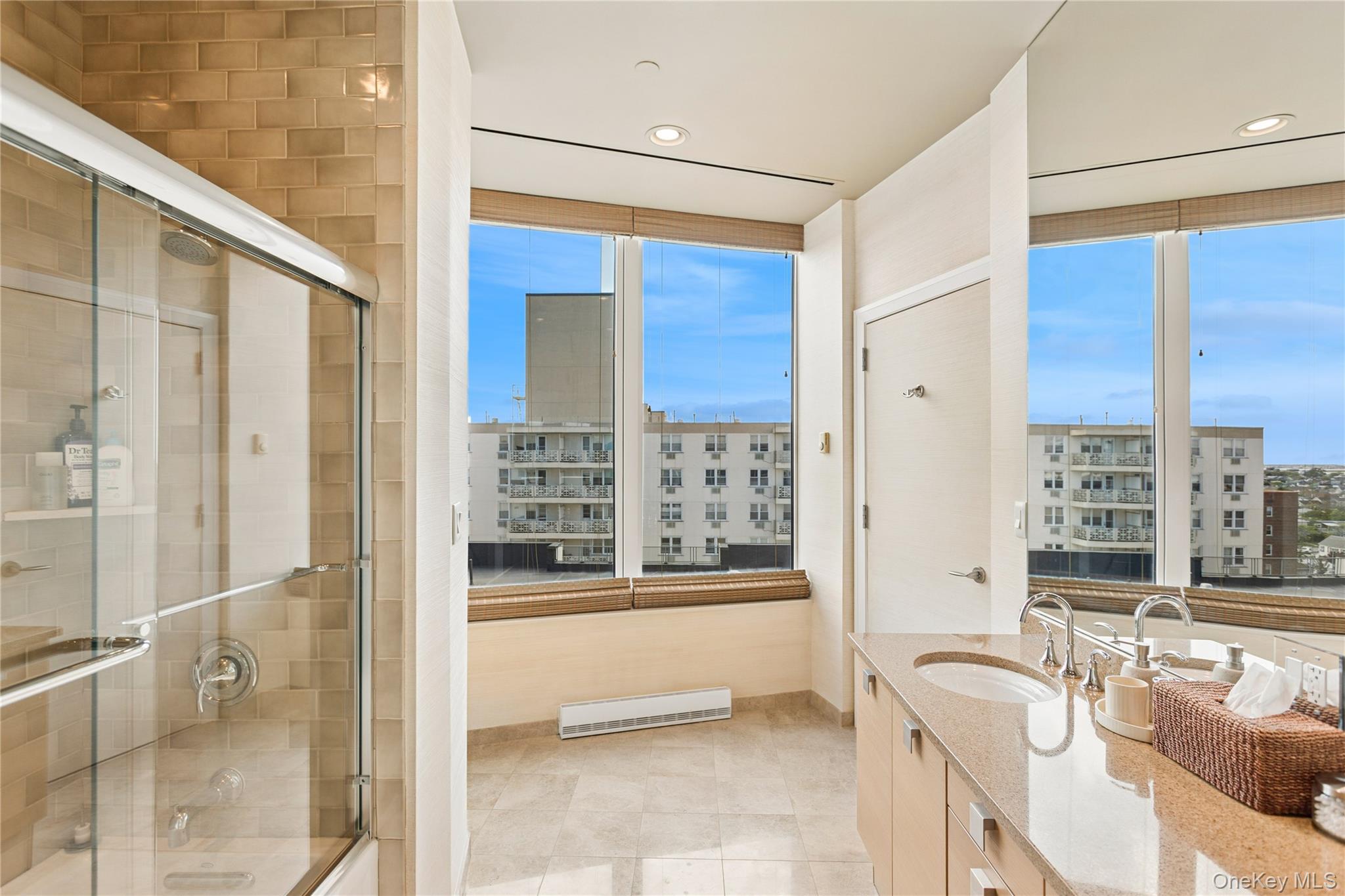 403 E Boardwalk Unit: 806