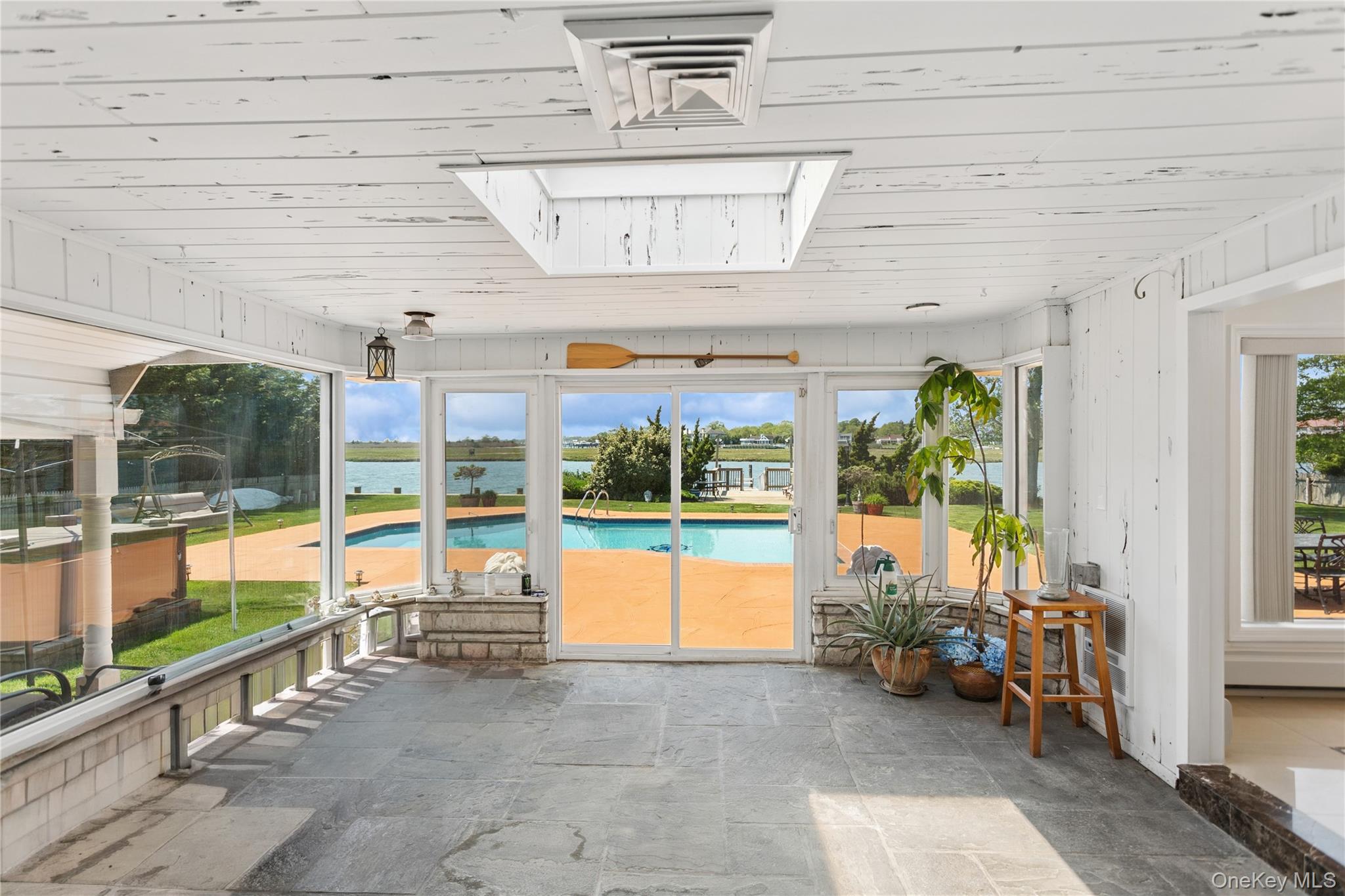 996 Wateredge Place