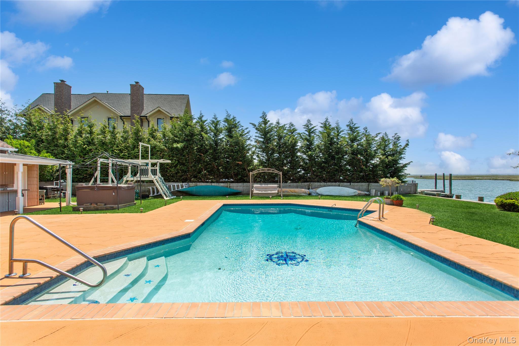 996 Wateredge Place