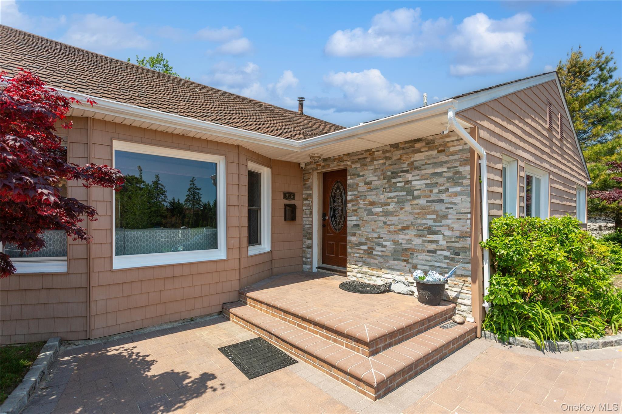 996 Wateredge Place