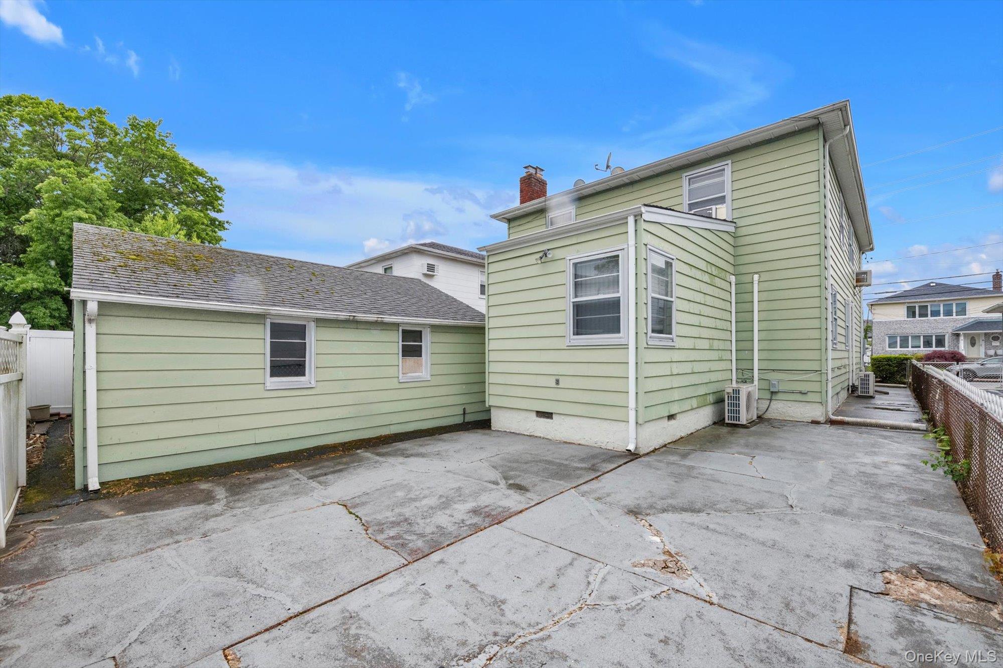 19 Gibson Boulevard