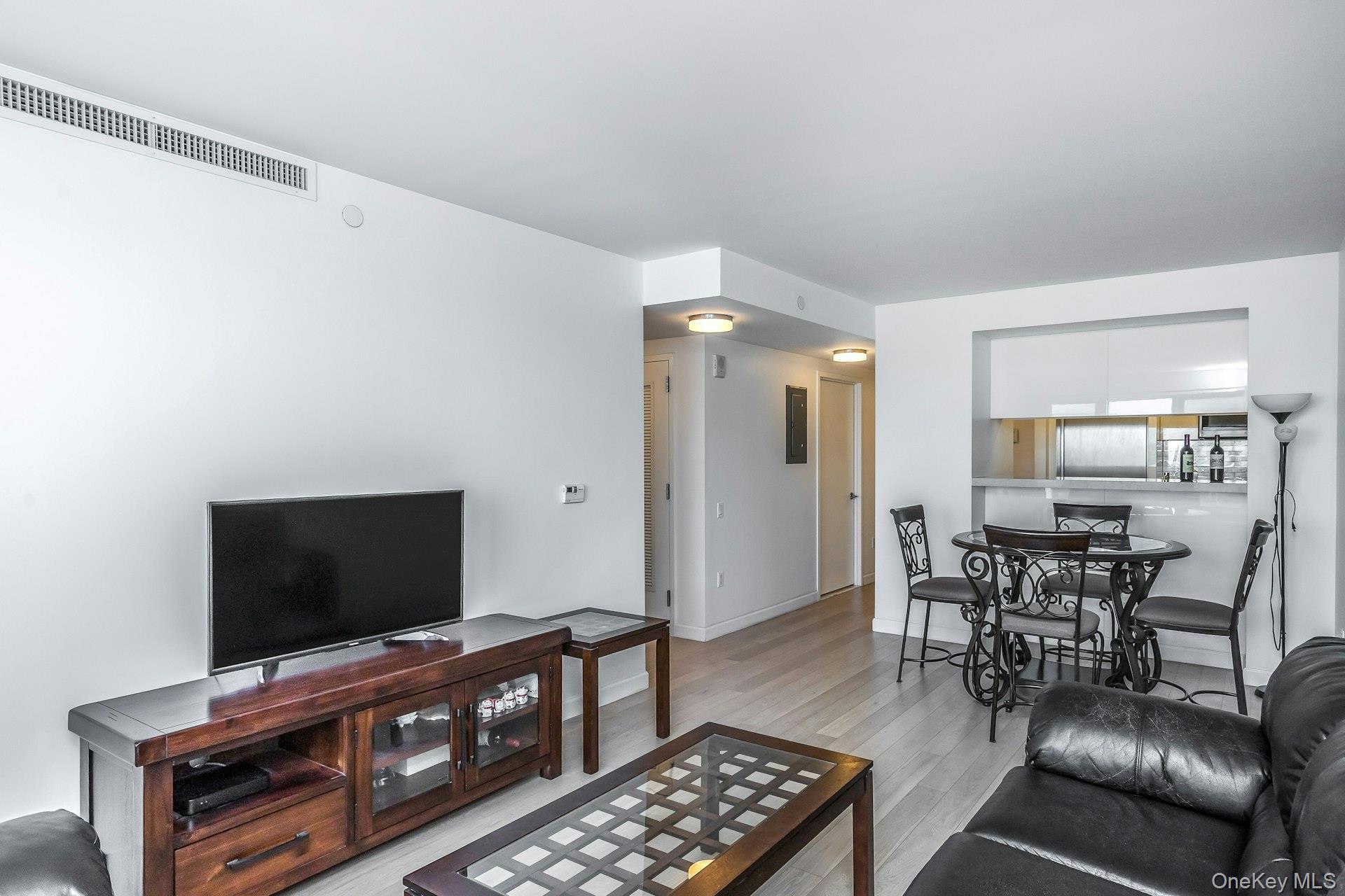 138-35 39th Avenue Unit: 13L