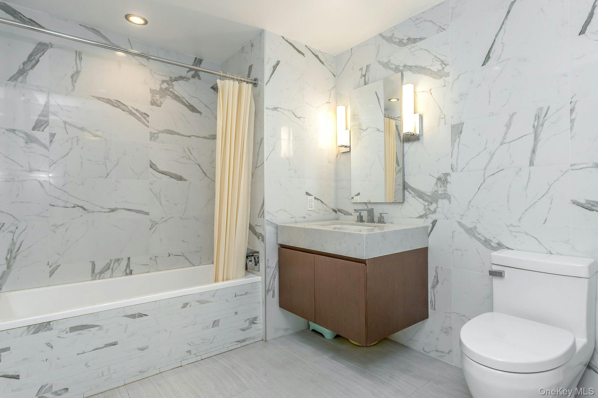138-35 39th Avenue Unit: 13L