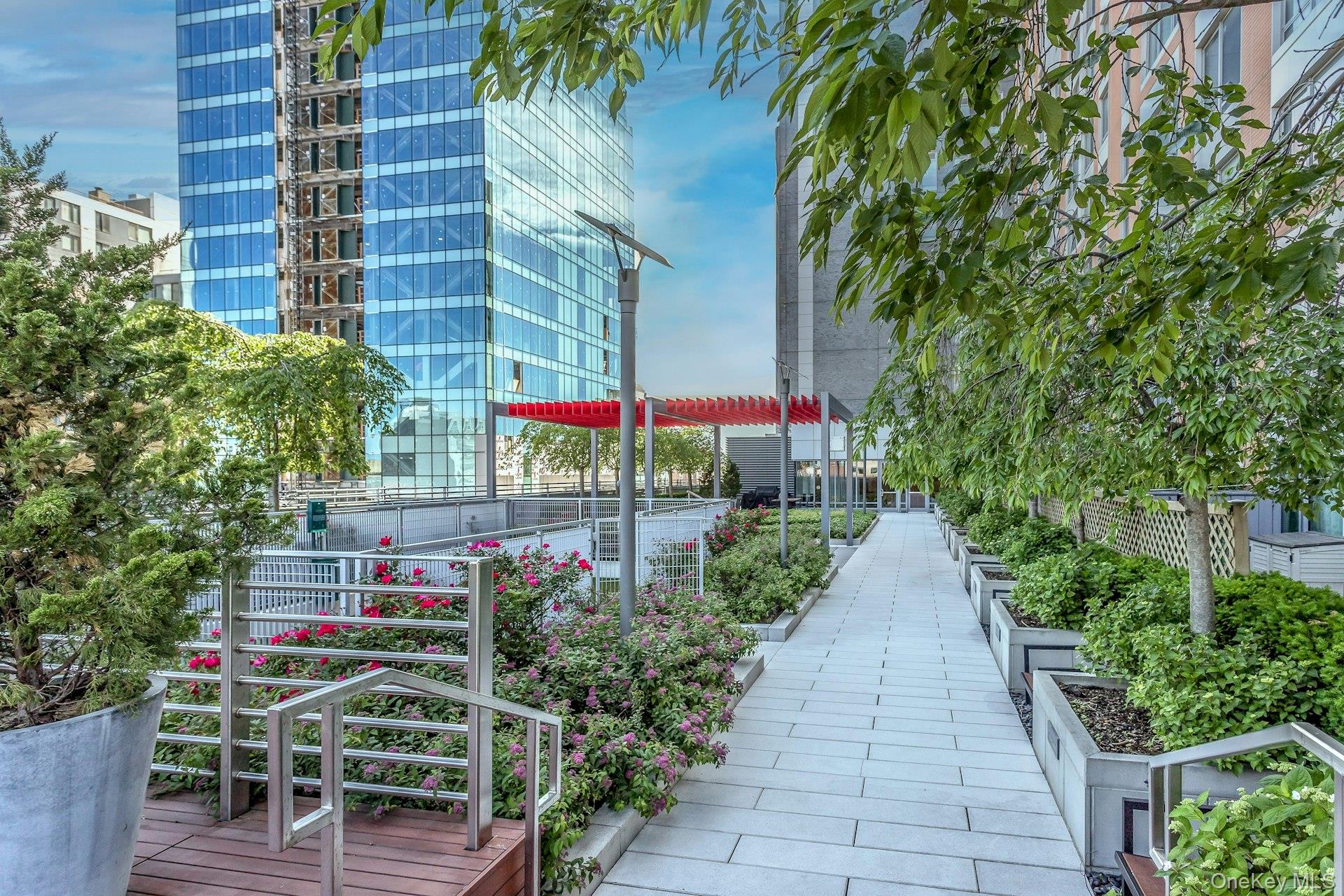 138-35 39th Avenue Unit: 13L