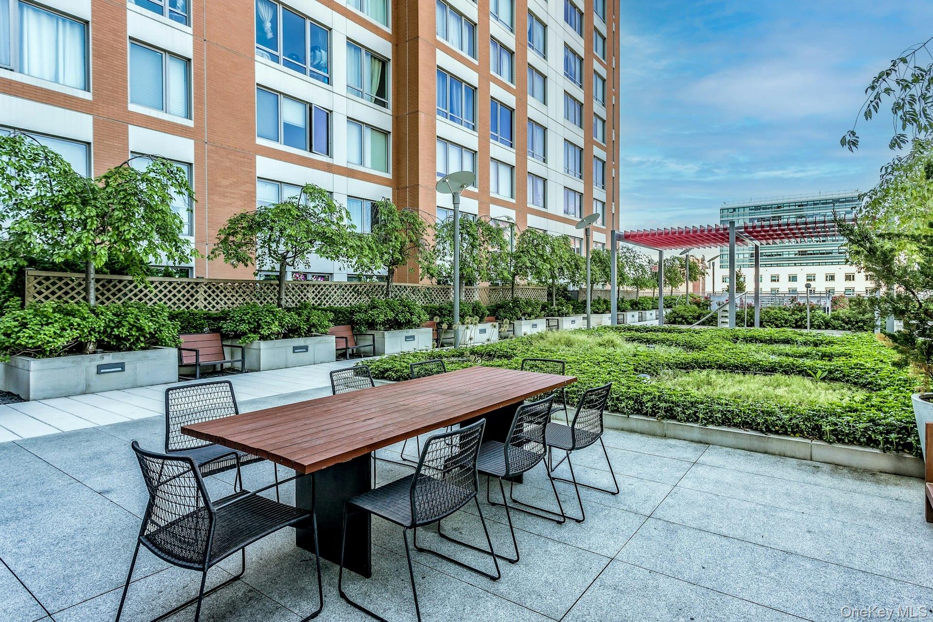 138-35 39th Avenue Unit: 13L
