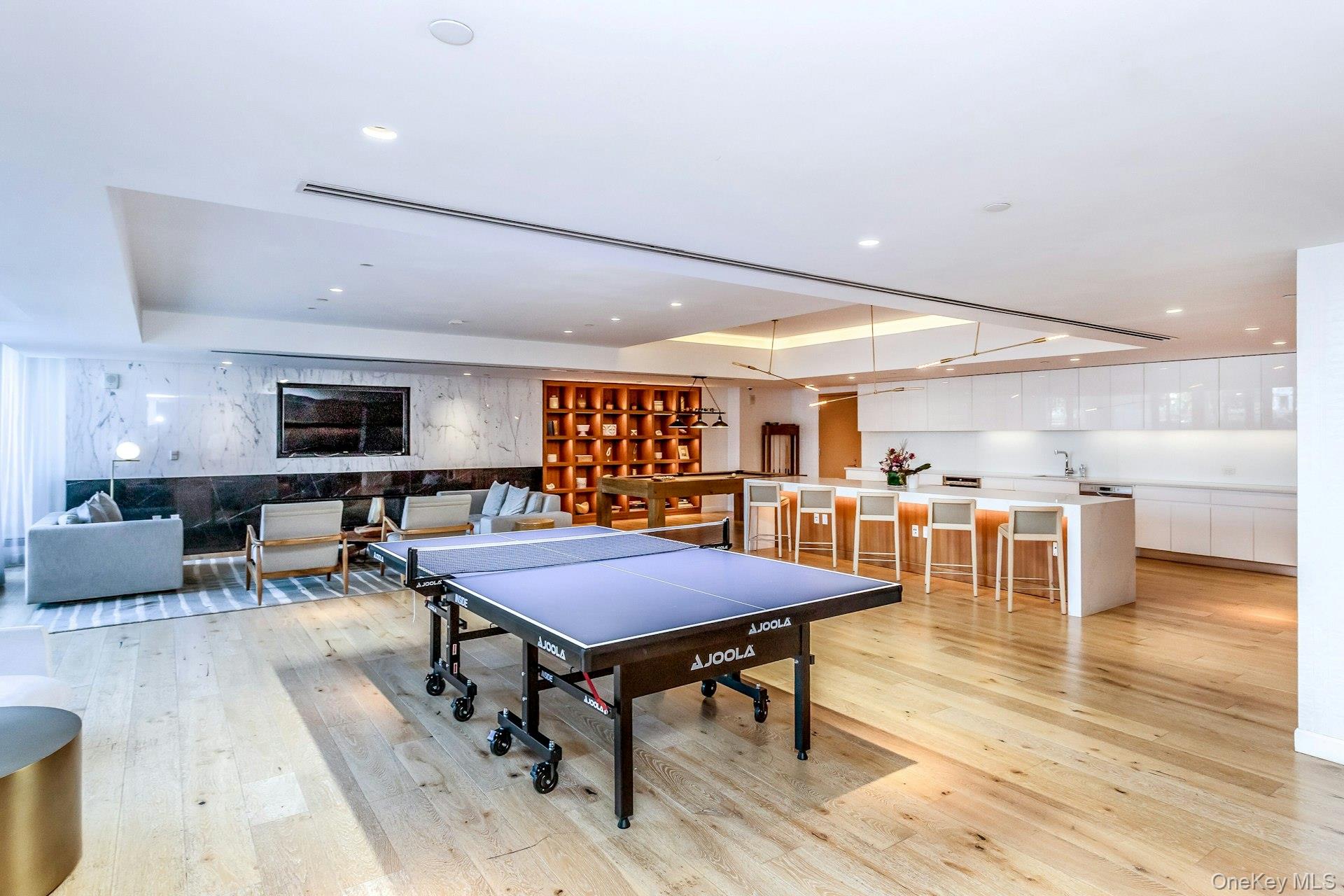 138-35 39th Avenue Unit: 13L