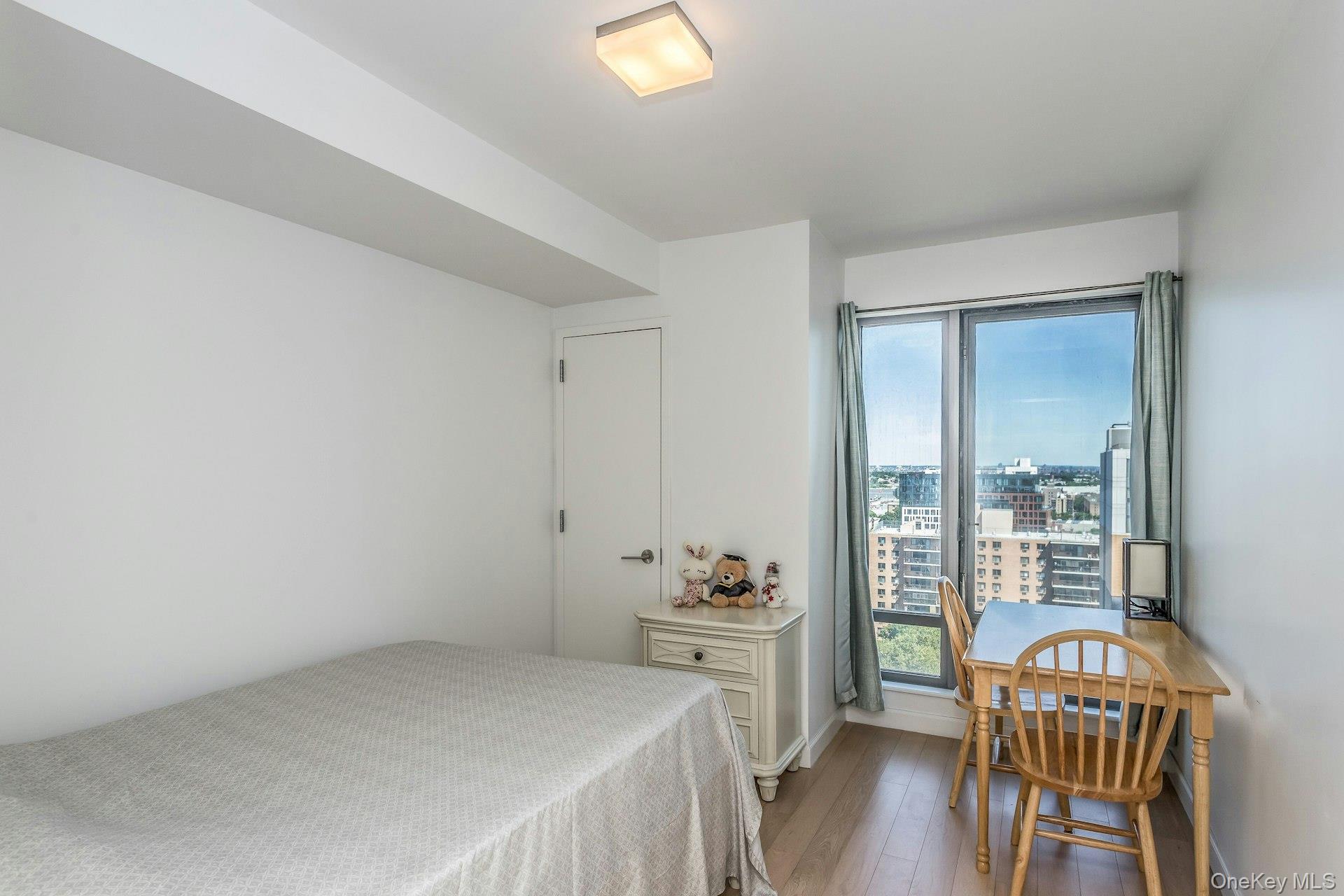 138-35 39th Avenue Unit: 13L