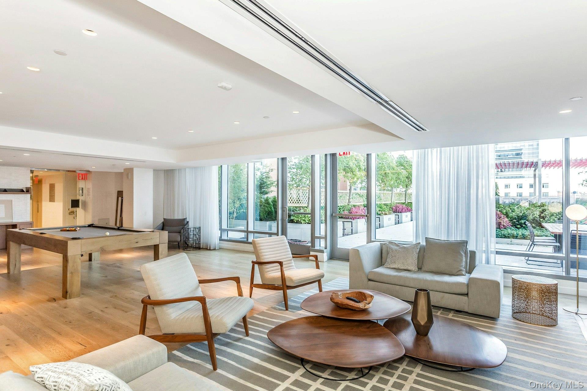 138-35 39th Avenue Unit: 13L