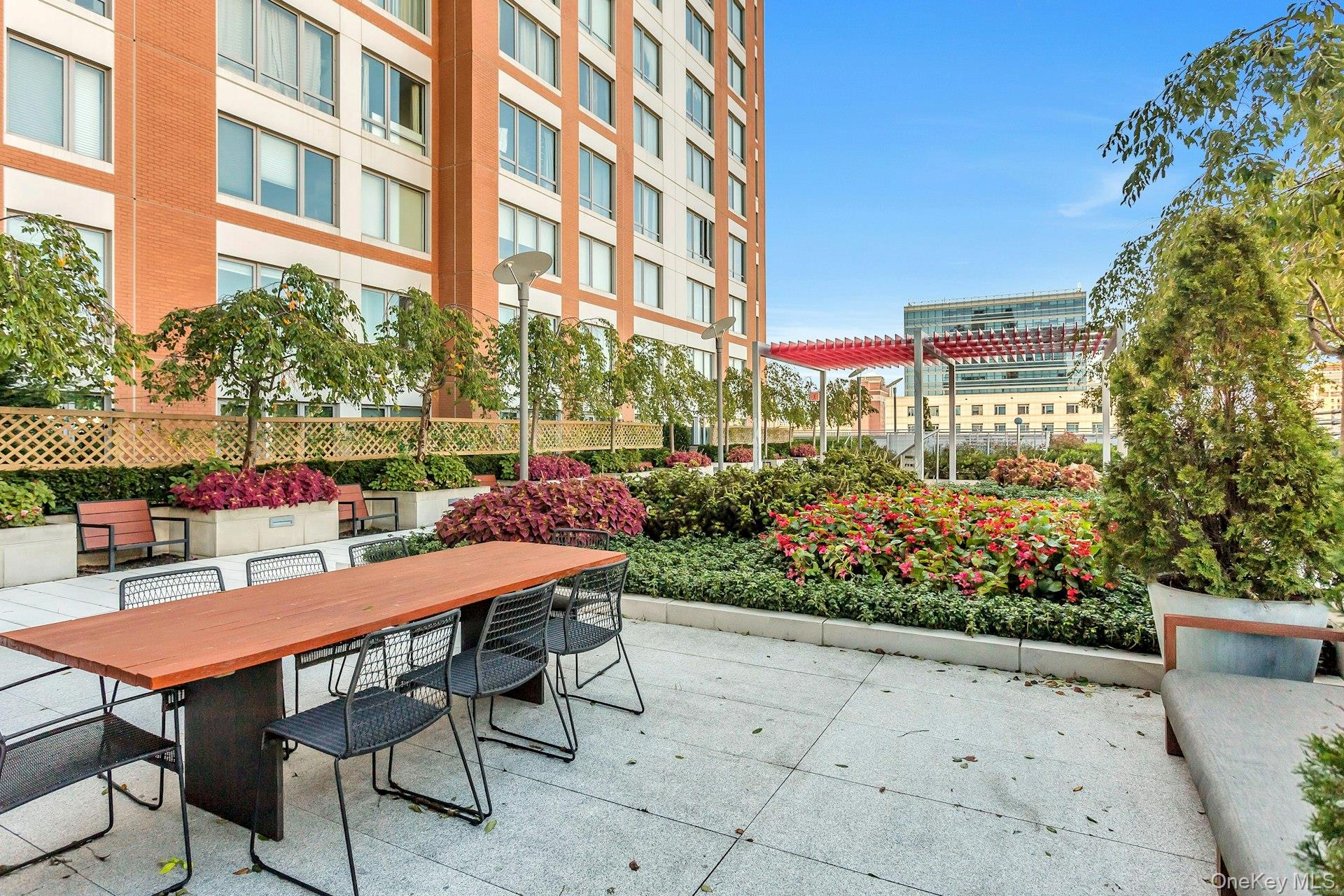 138-35 39th Avenue Unit: 13L