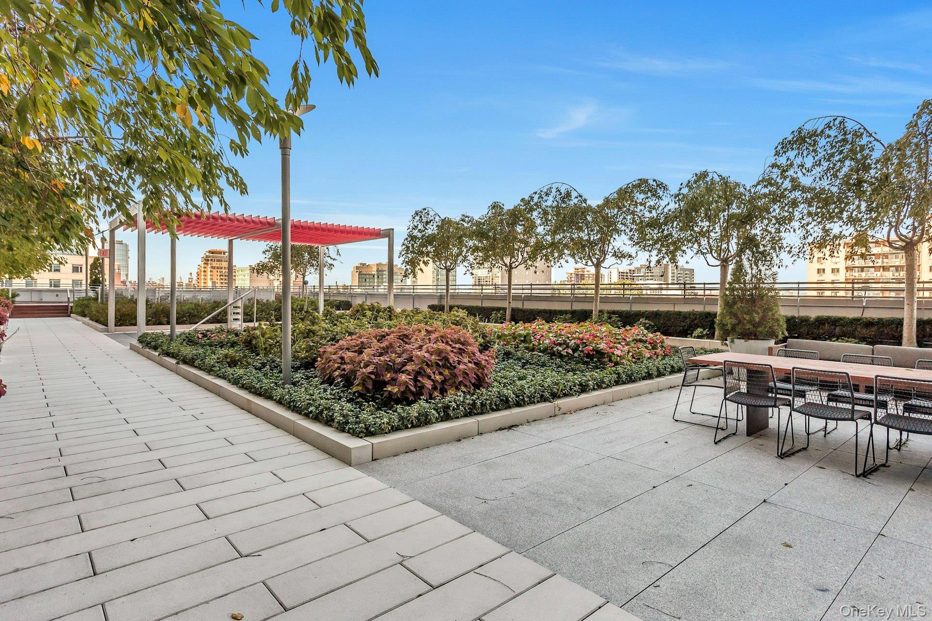 138-35 39th Avenue Unit: 13L