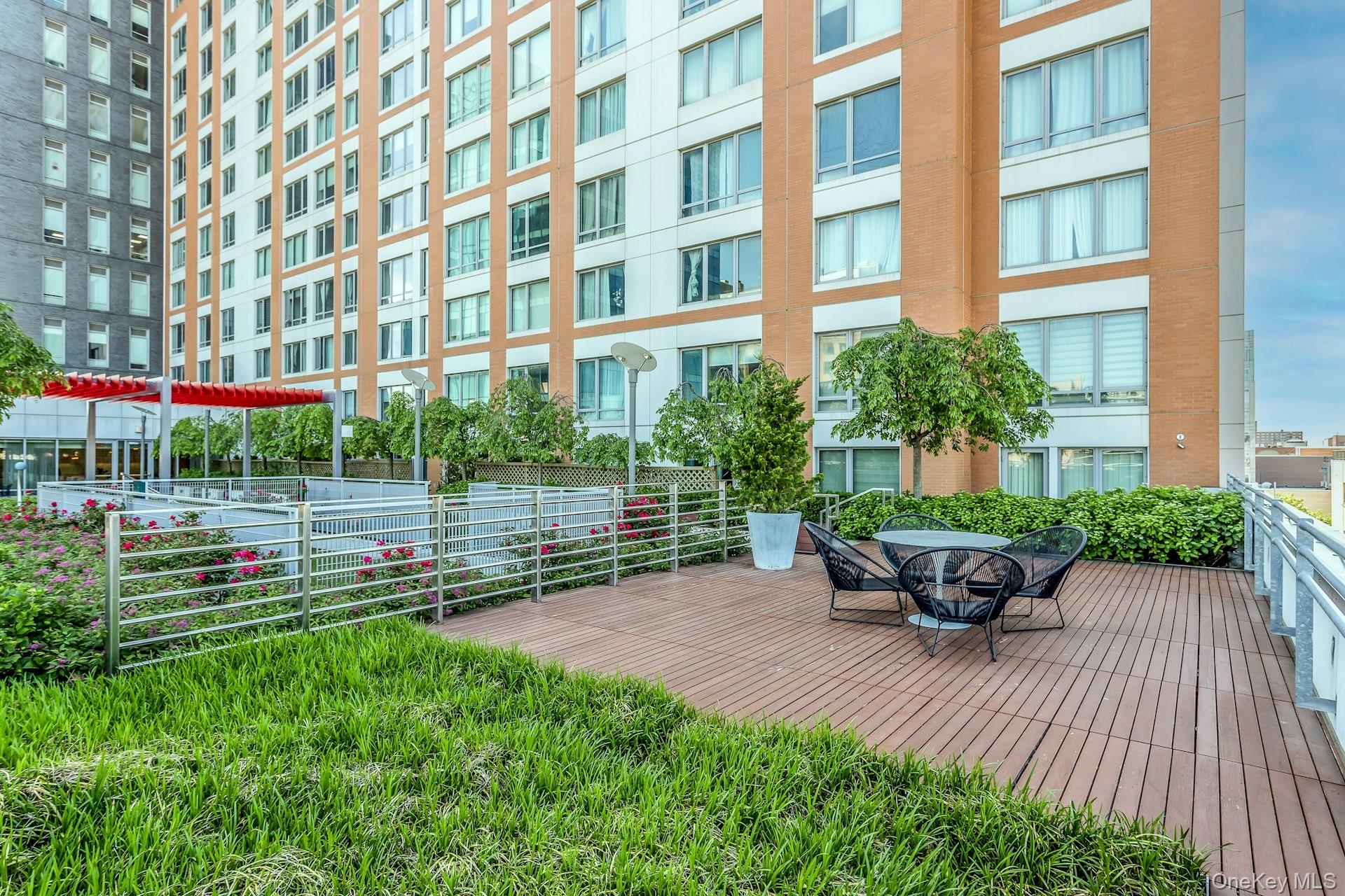 138-35 39th Avenue Unit: 13L