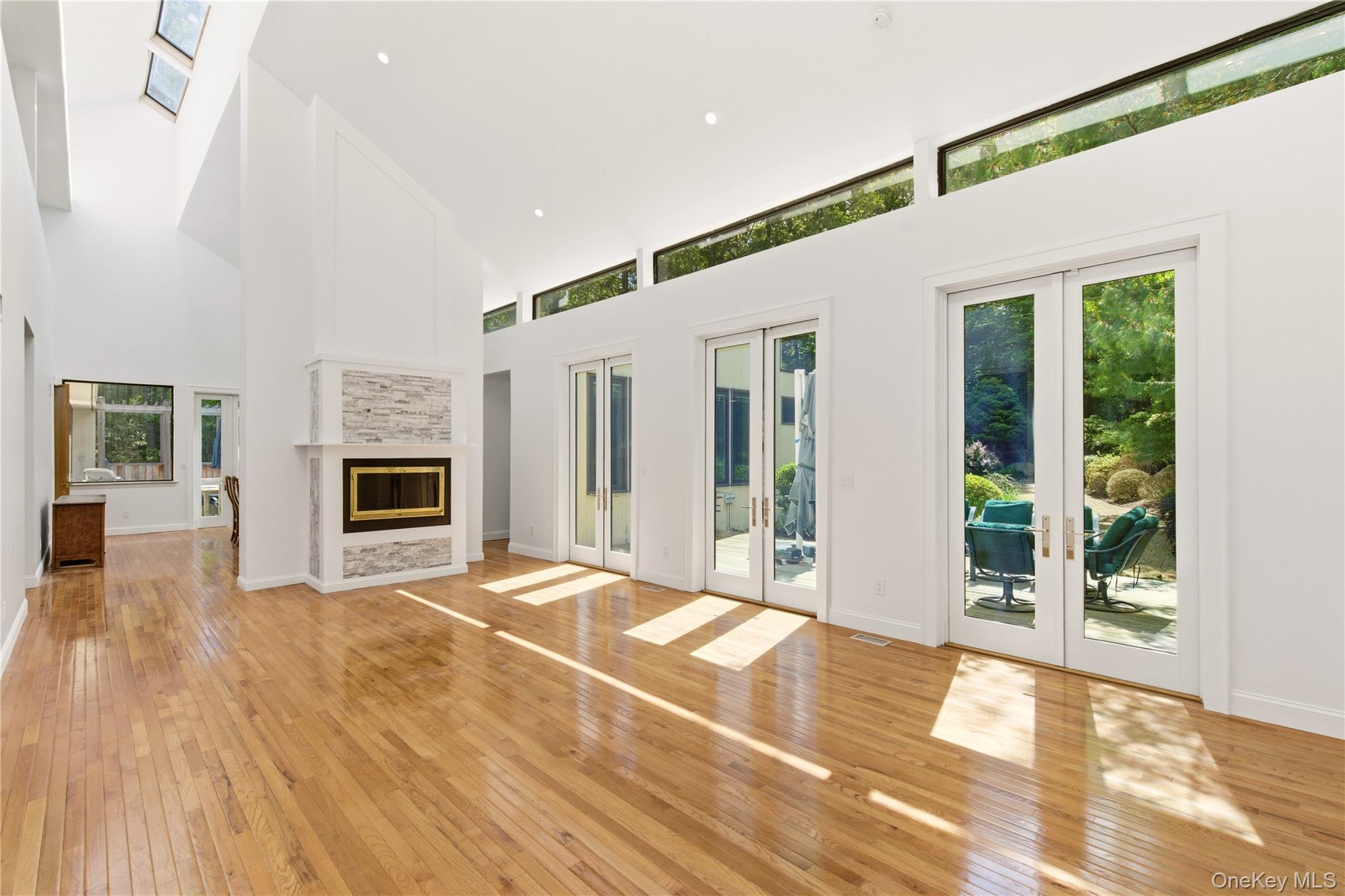 6 Deepwood Court