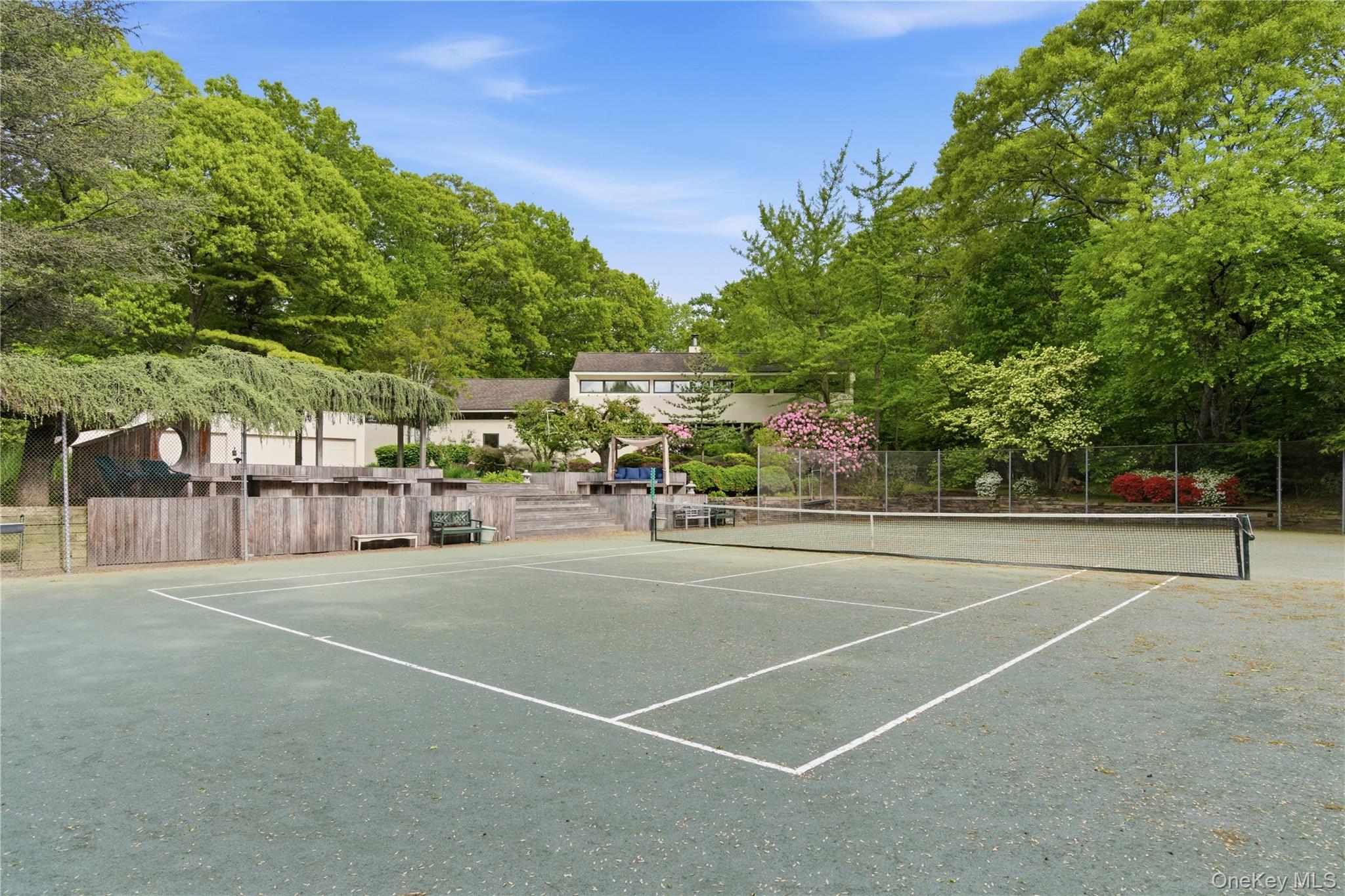 6 Deepwood Court