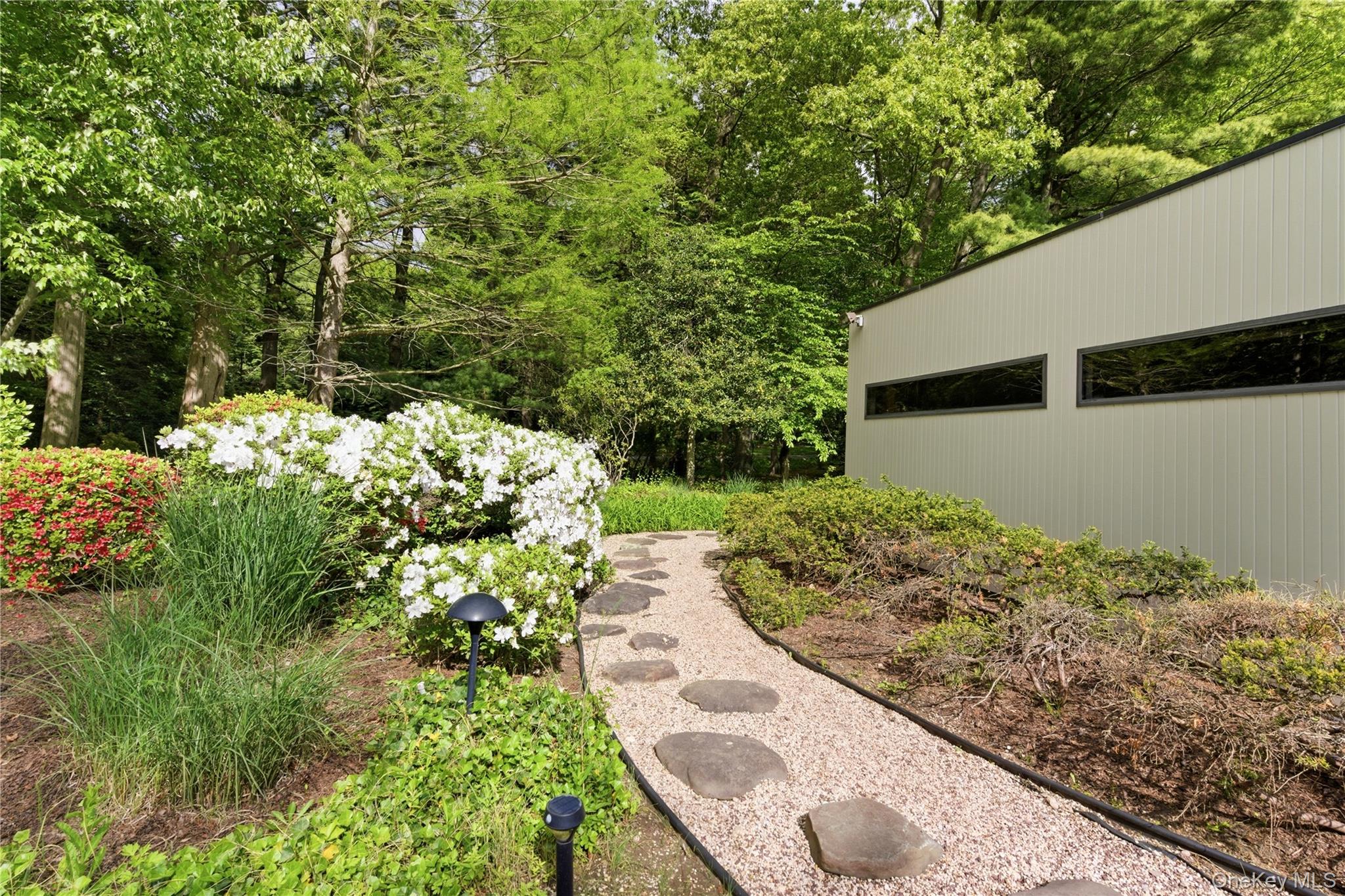 6 Deepwood Court