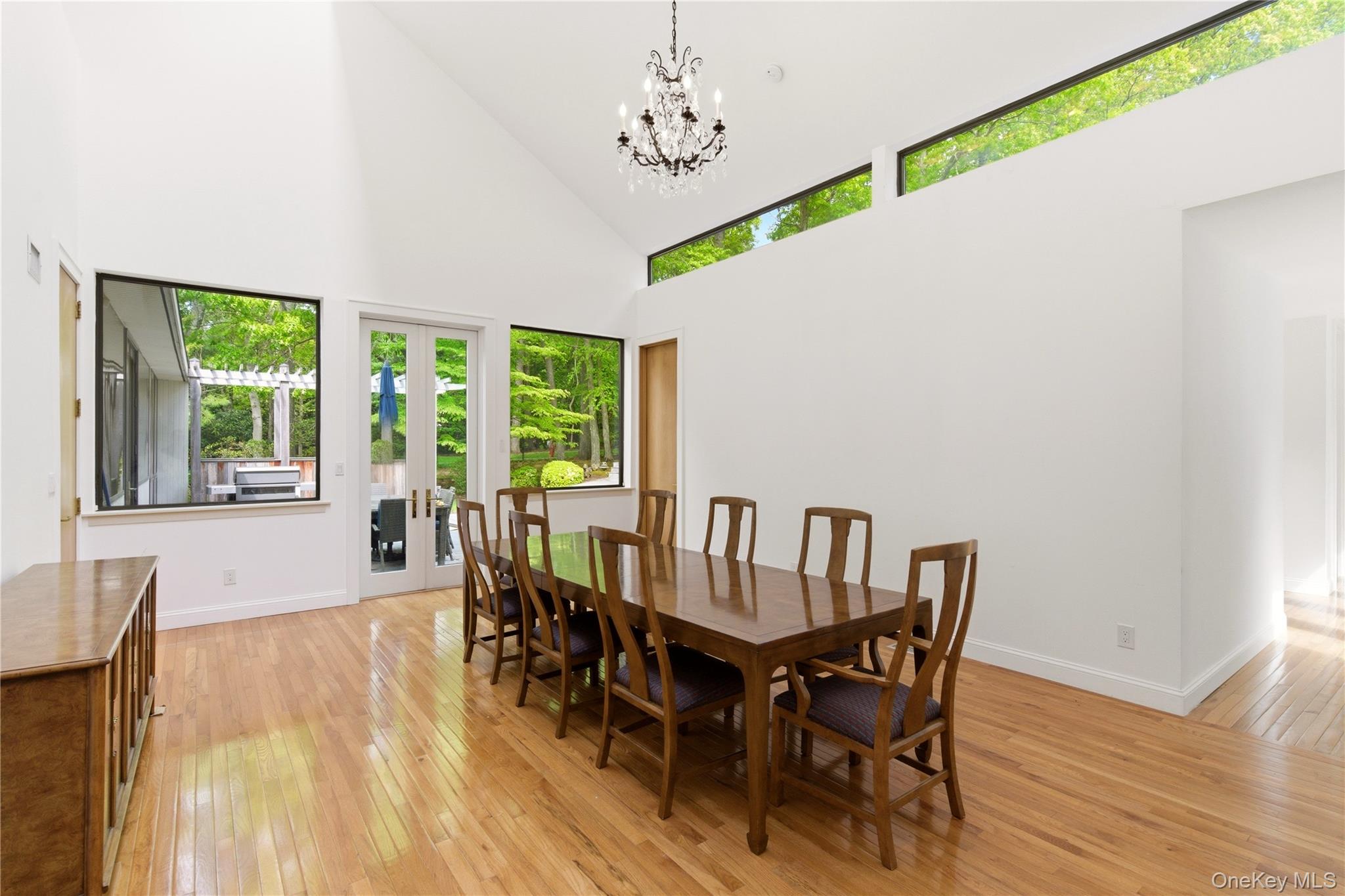 6 Deepwood Court