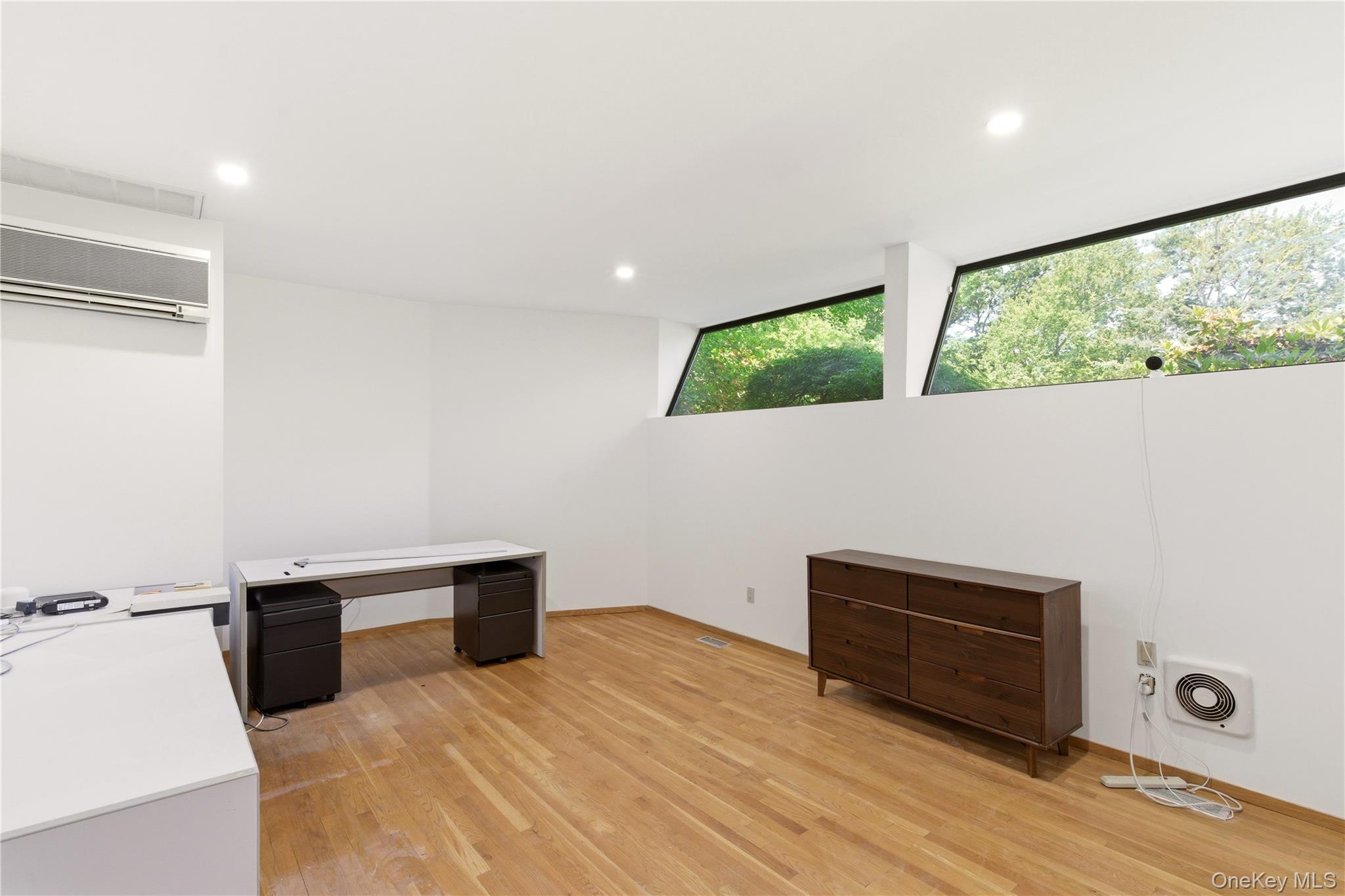 6 Deepwood Court