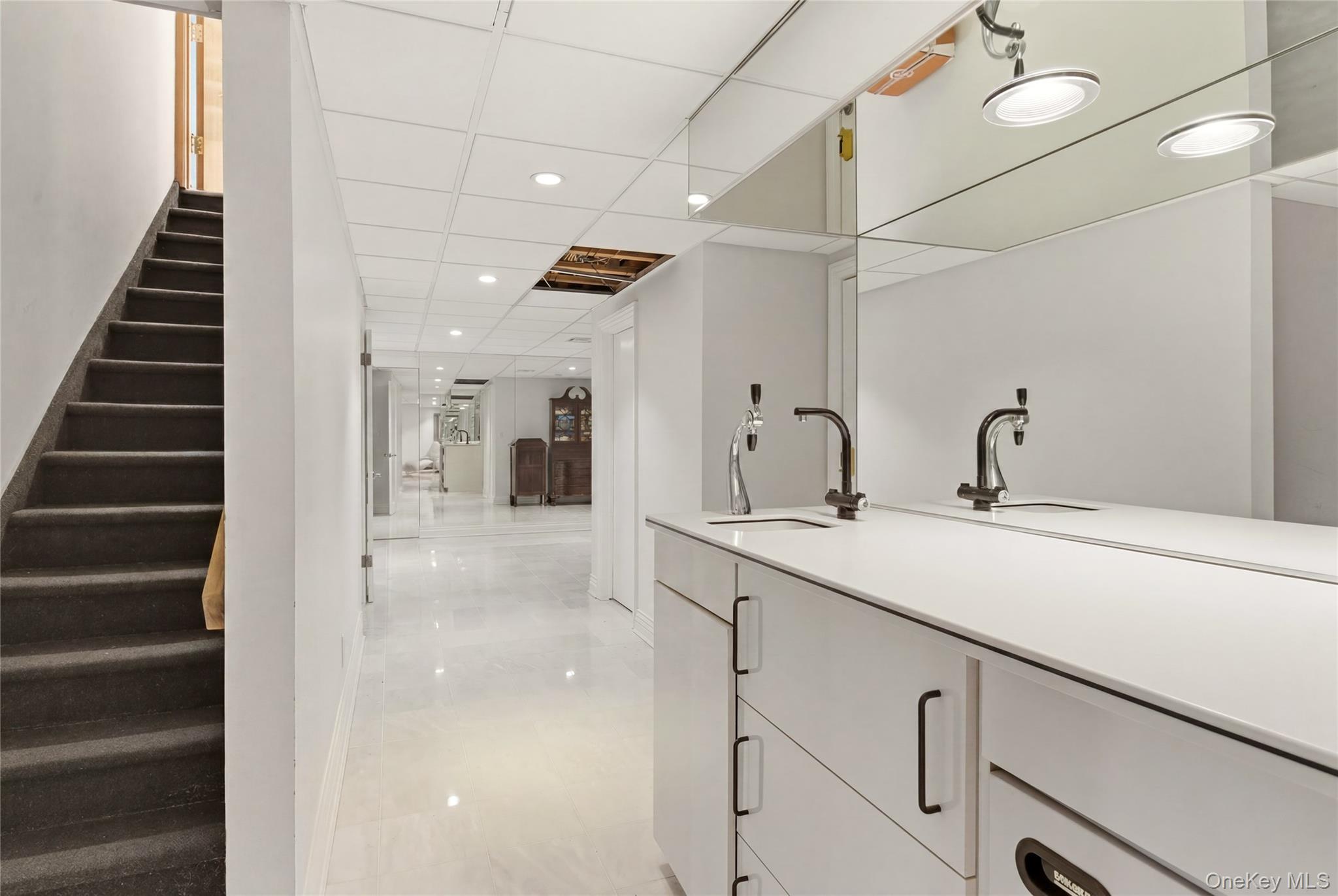6 Deepwood Court