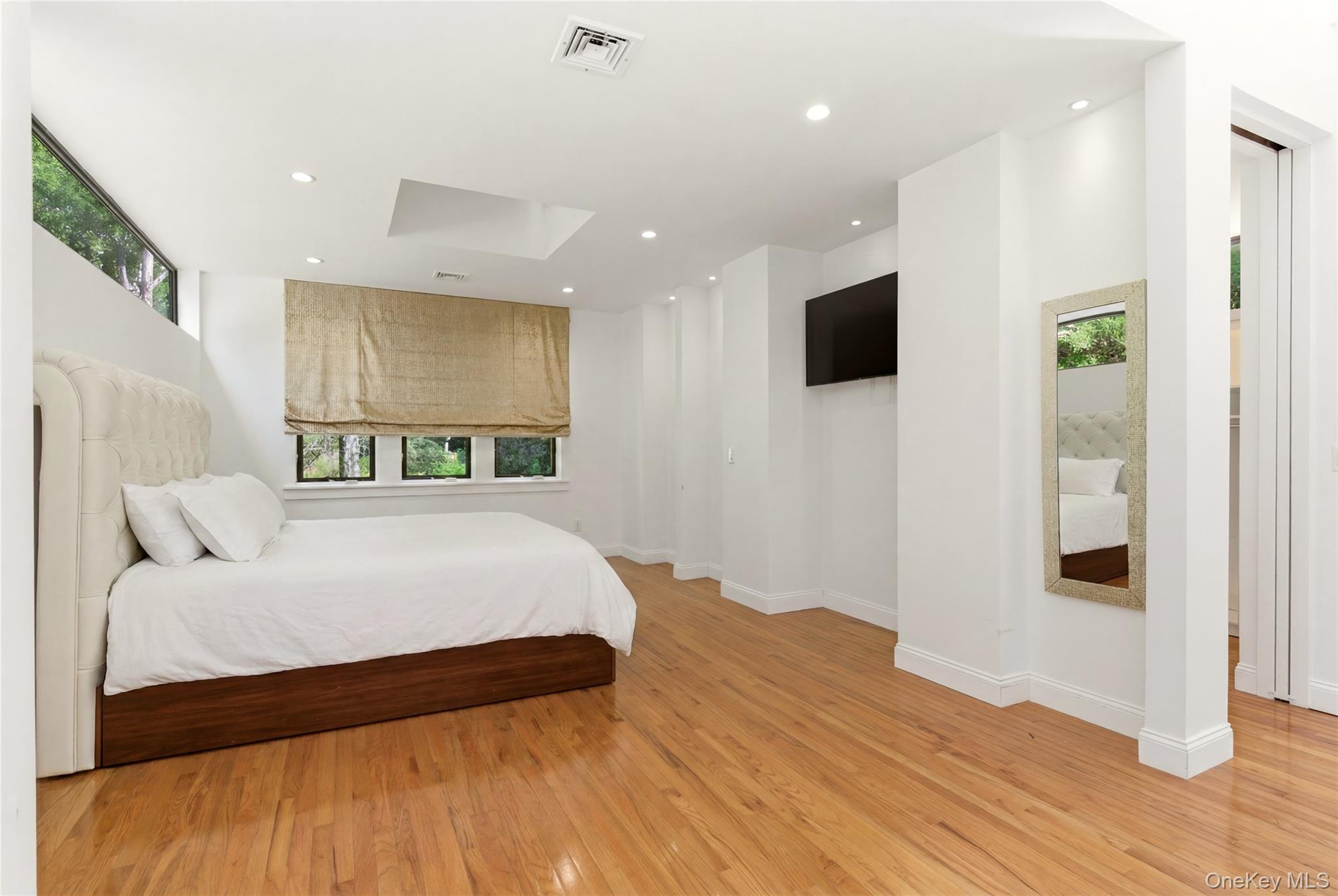 6 Deepwood Court