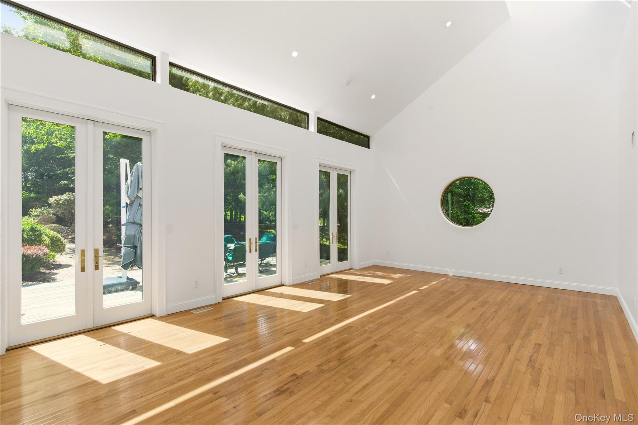 6 Deepwood Court